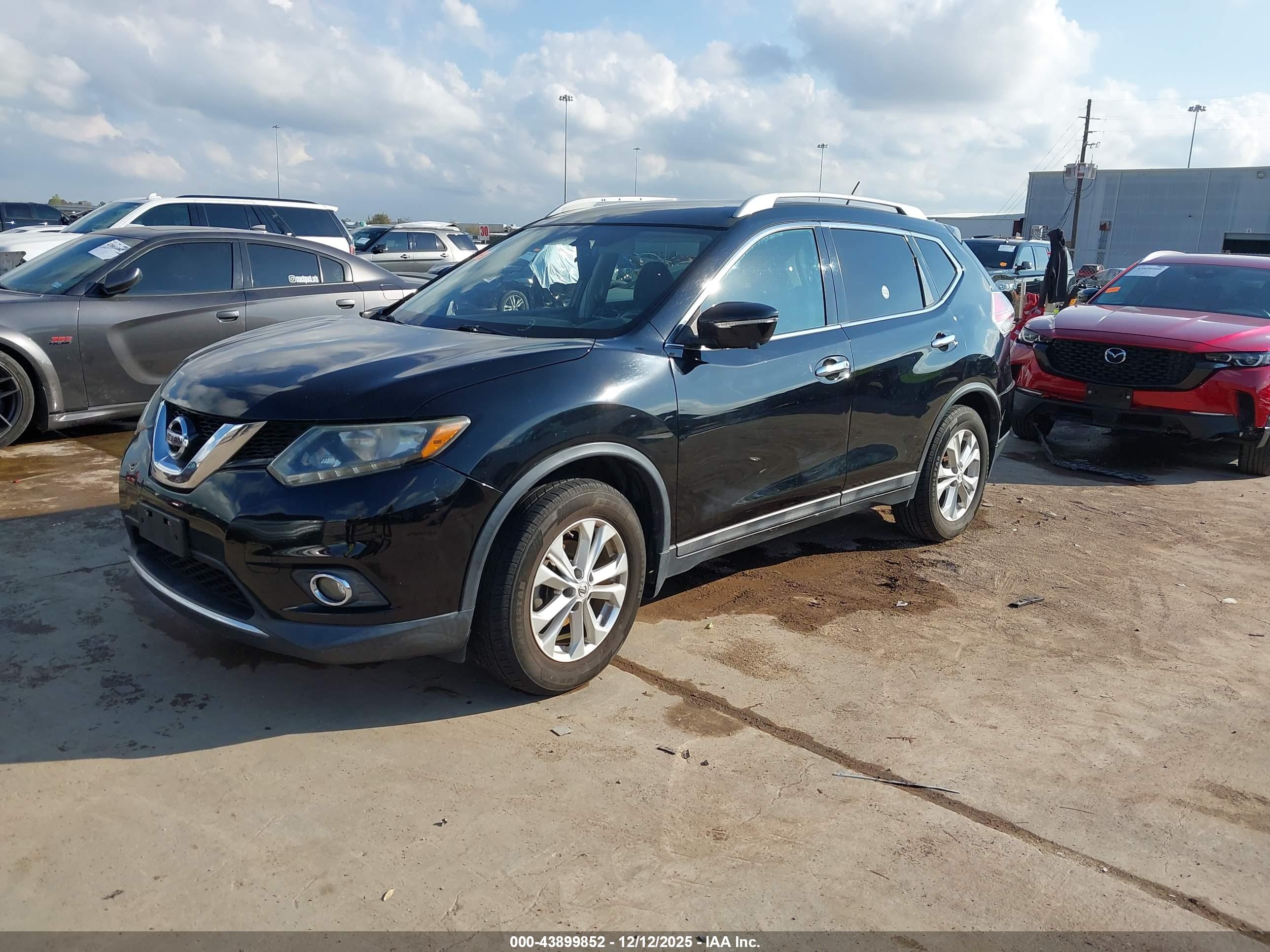NISSAN ROGUE image 2