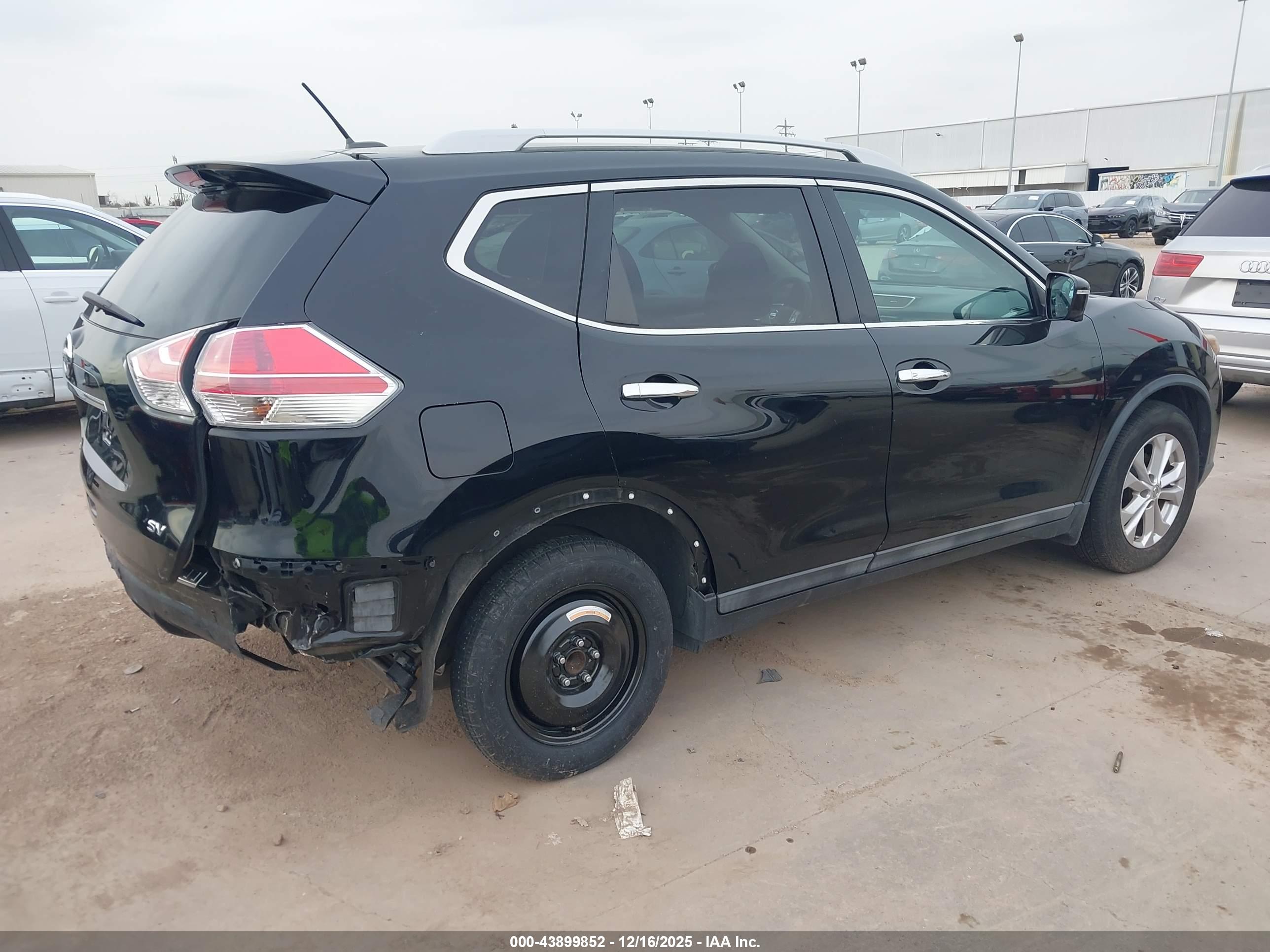 NISSAN ROGUE image 4