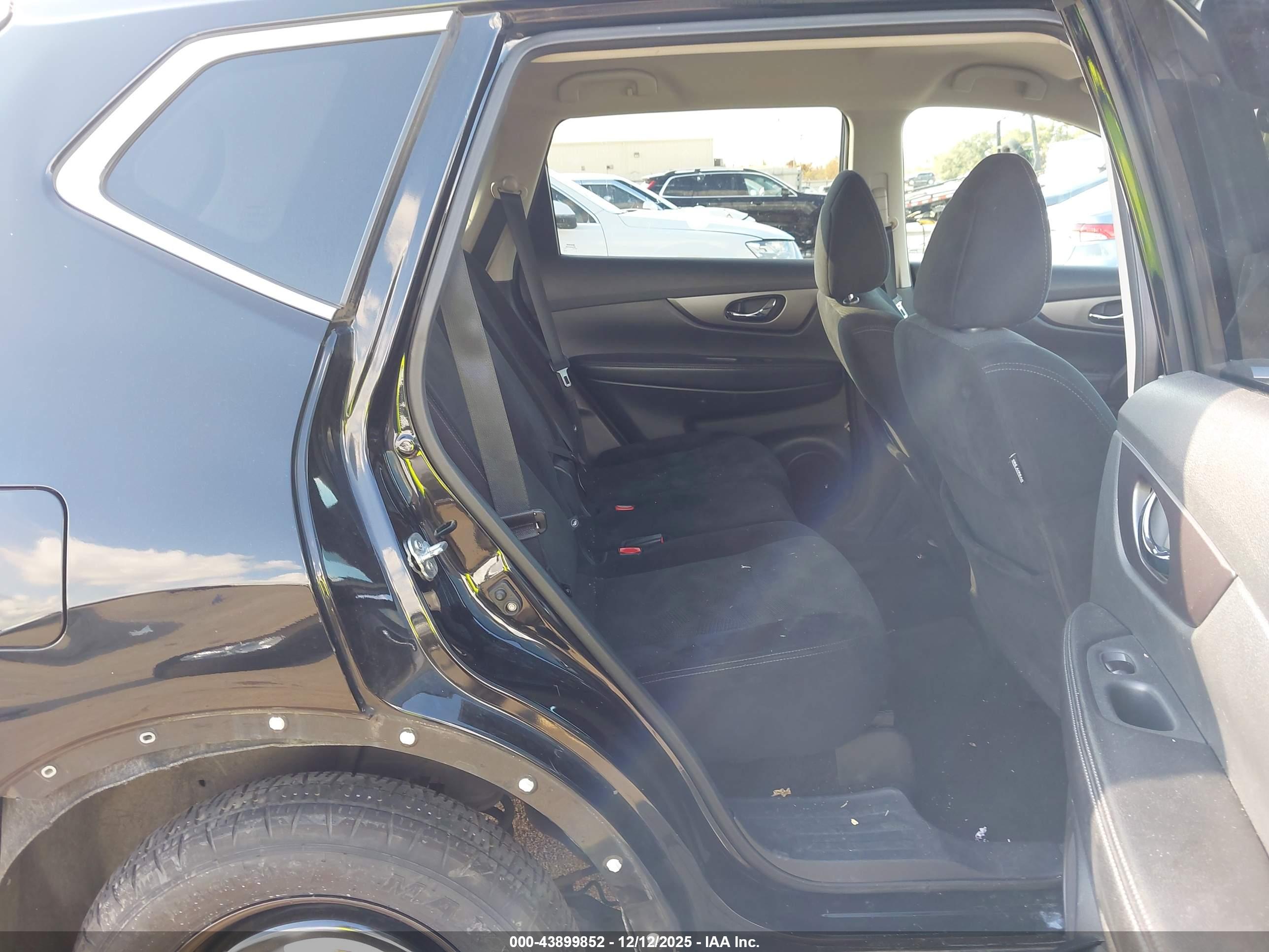 NISSAN ROGUE image 8