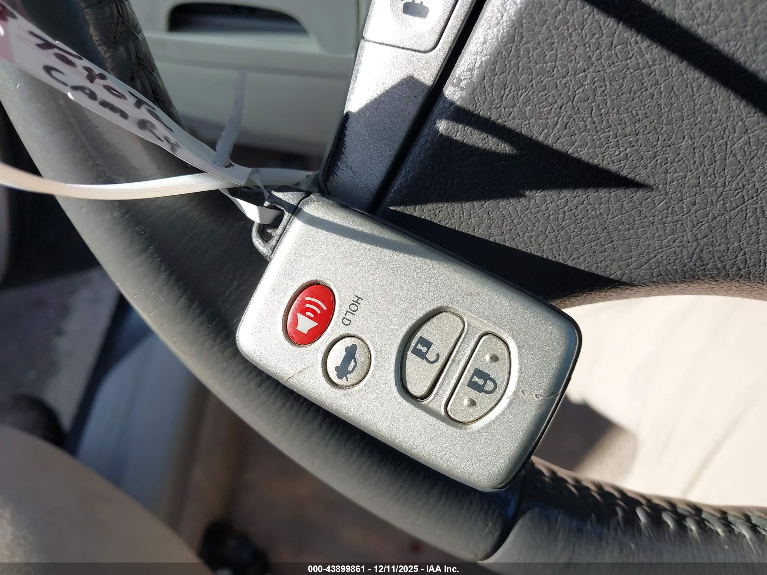 TOYOTA CAMRY image 11
