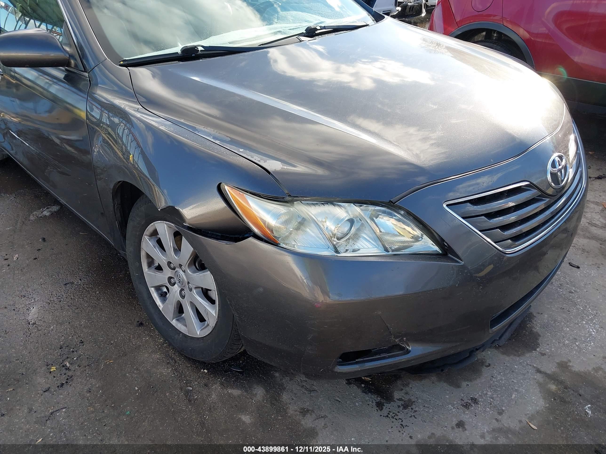 TOYOTA CAMRY image 6