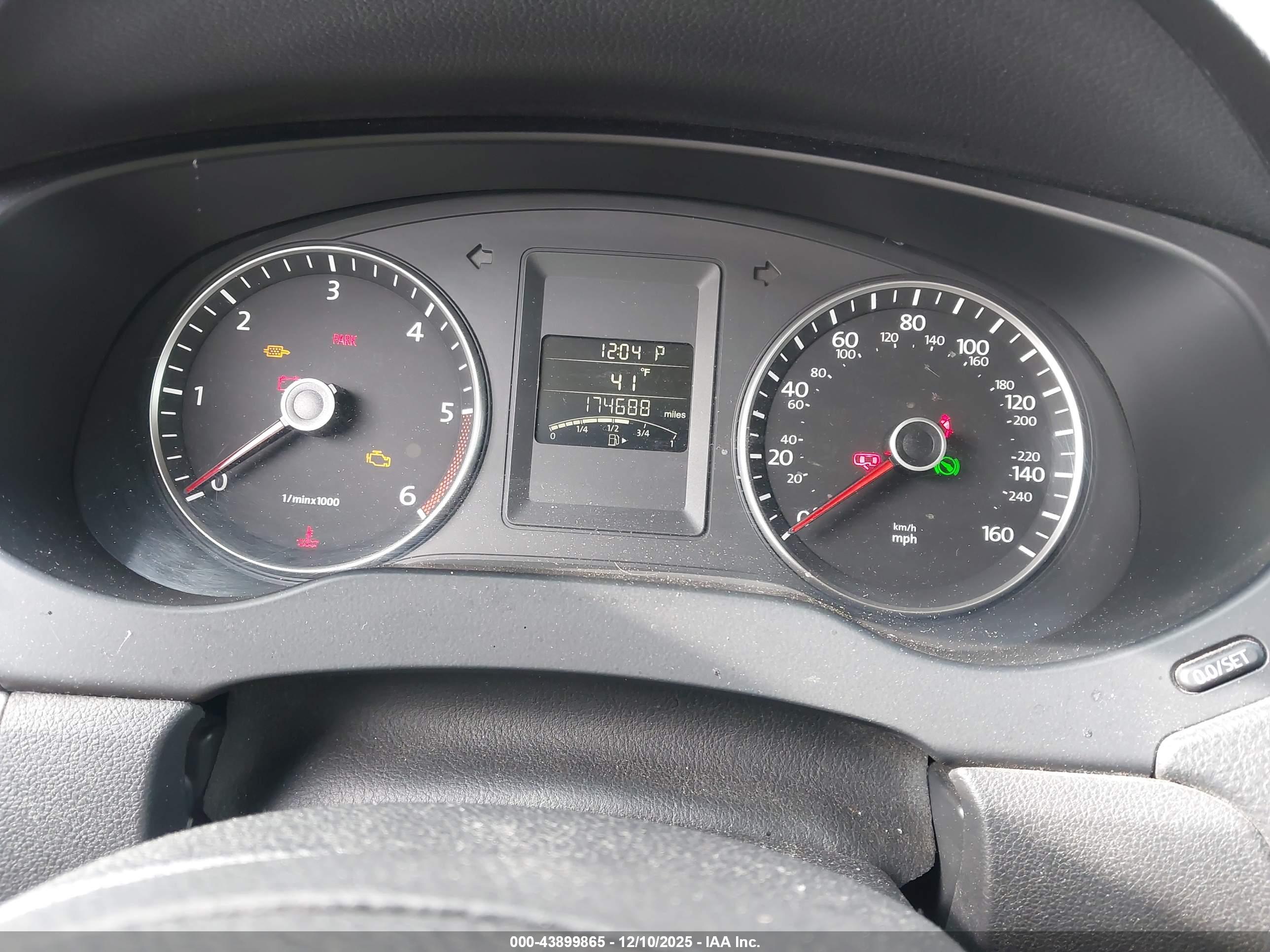 VOLKSWAGEN JETTA image 7