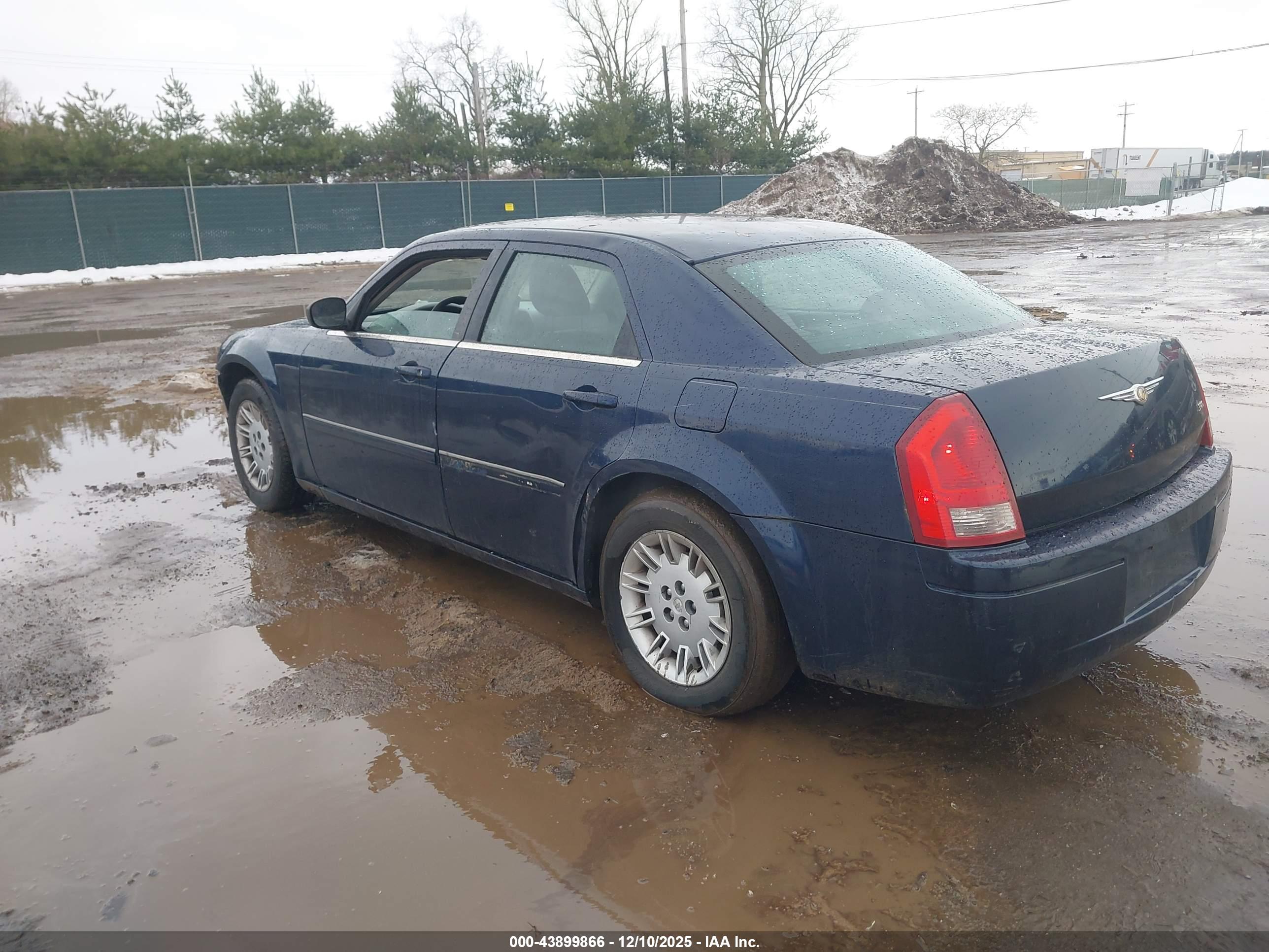 CHRYSLER 300 image 3