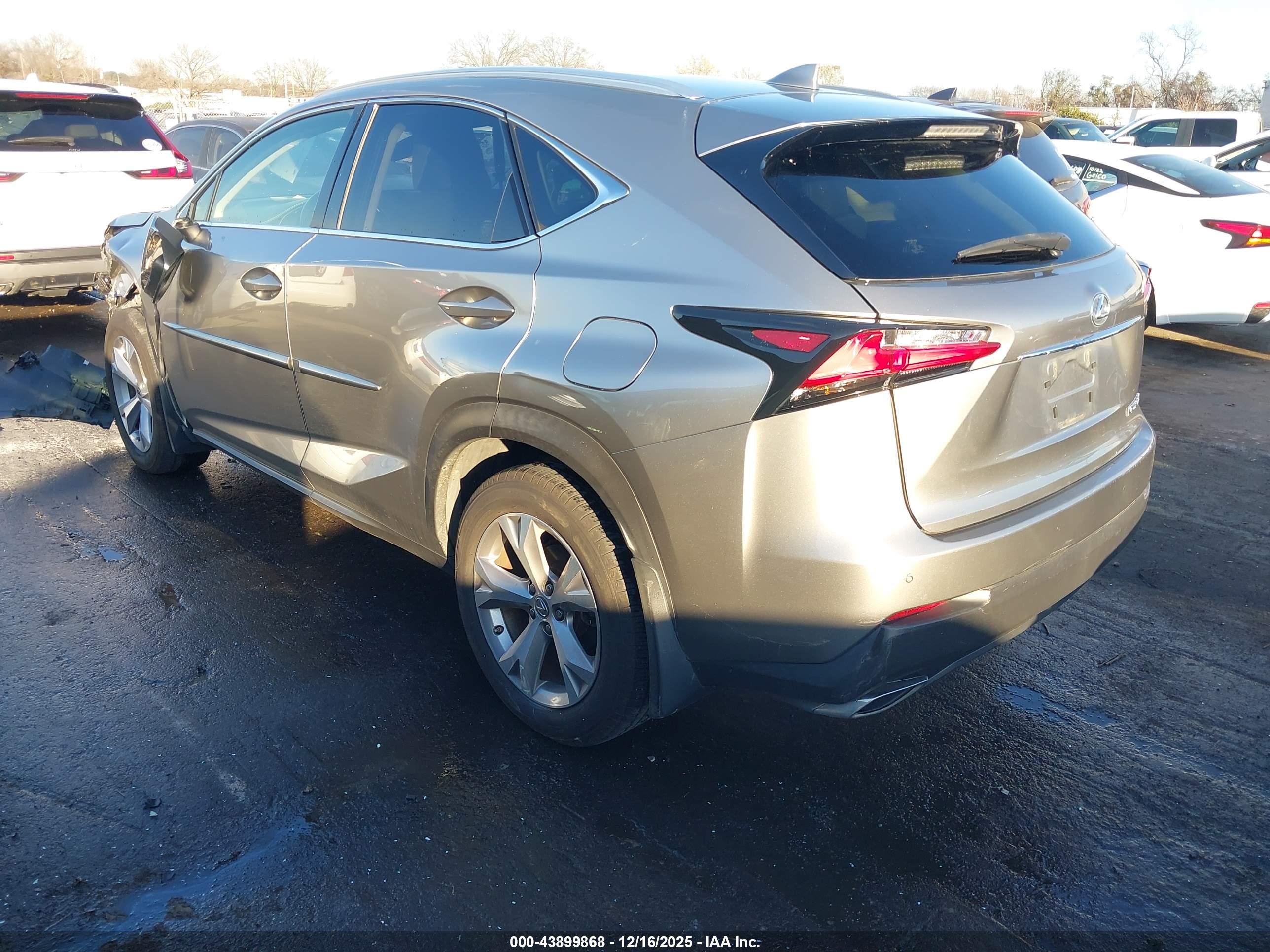 LEXUS NX image 3