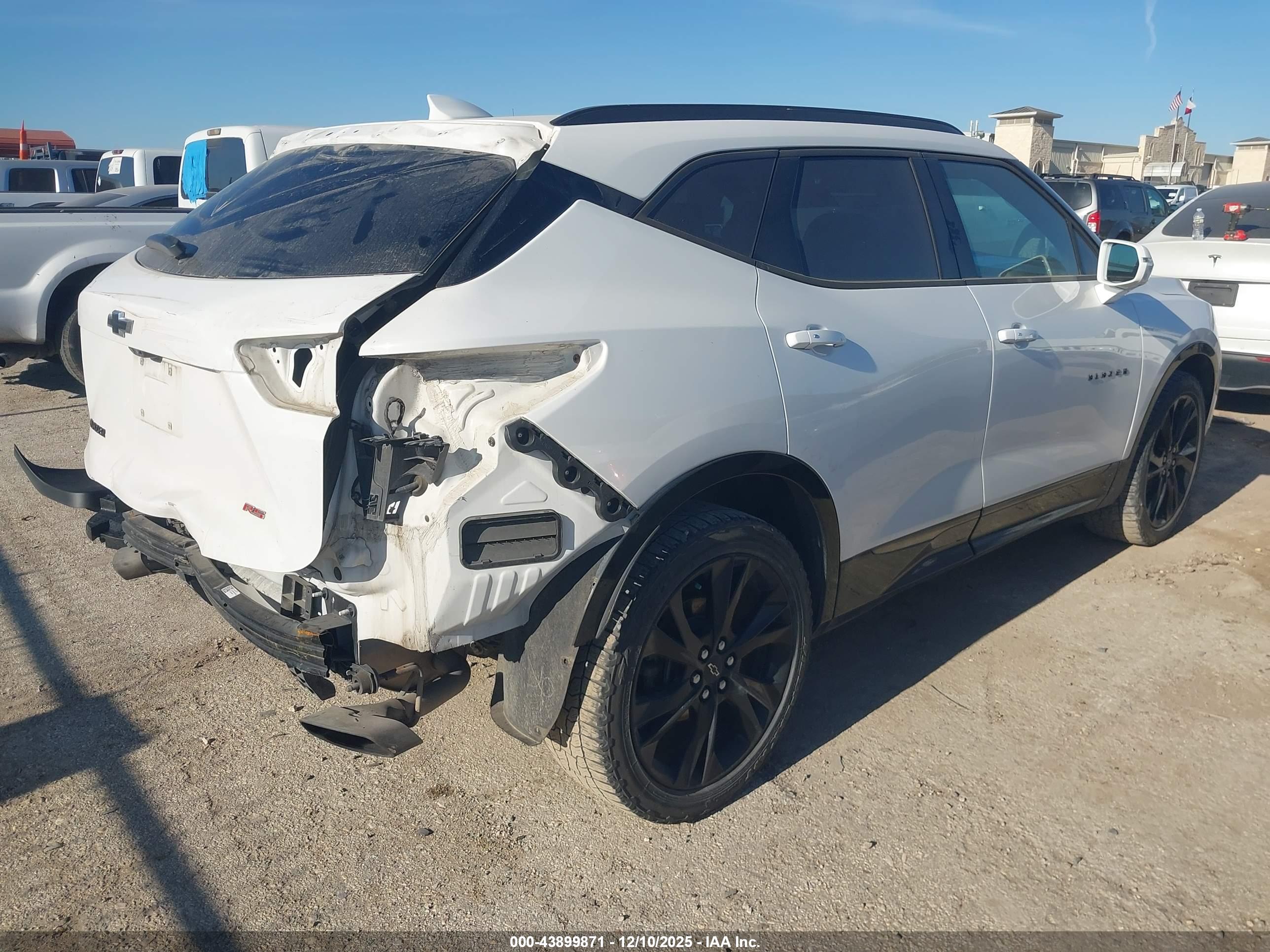 CHEVROLET BLAZER image 4