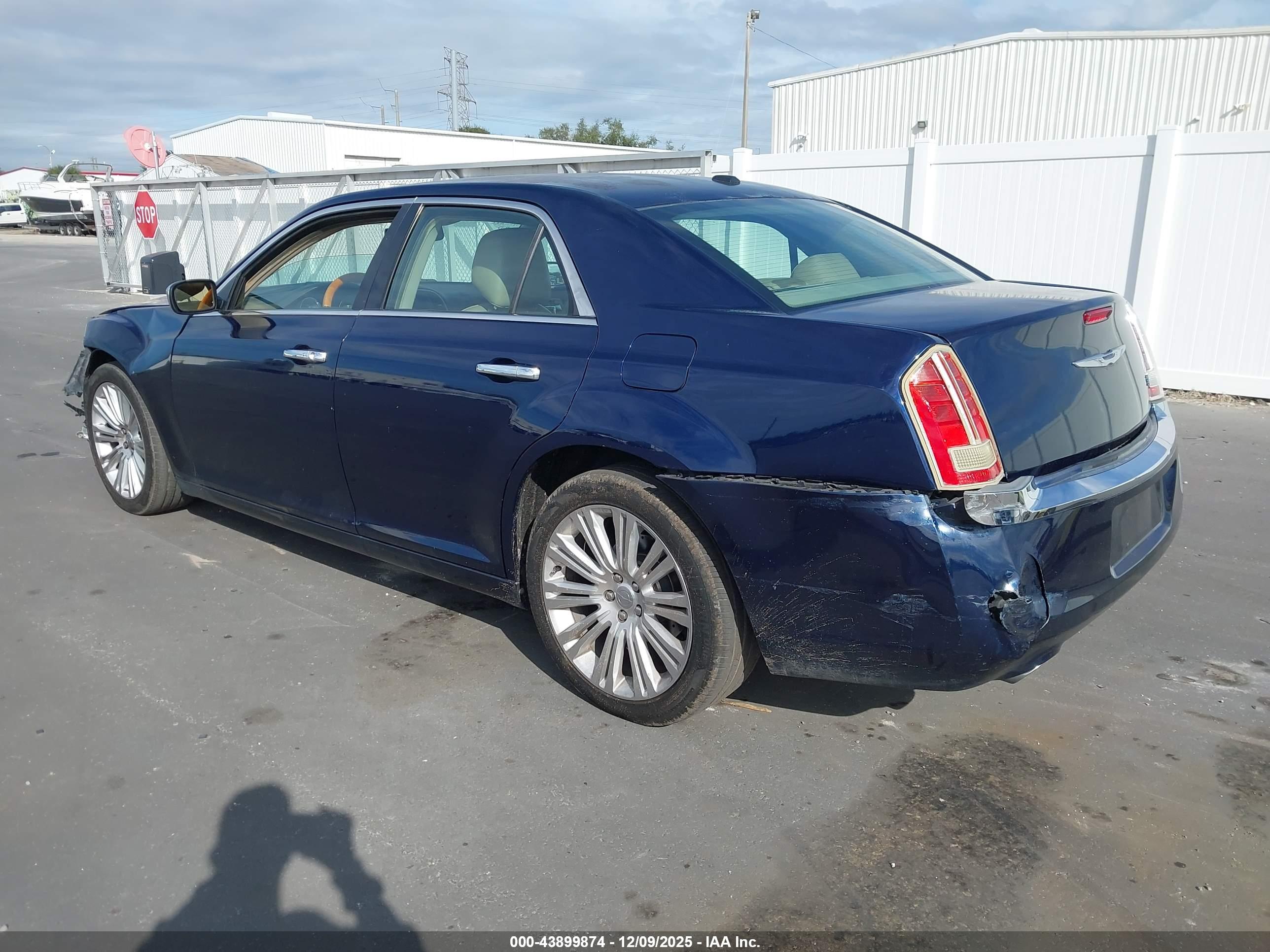 CHRYSLER 300C image 3