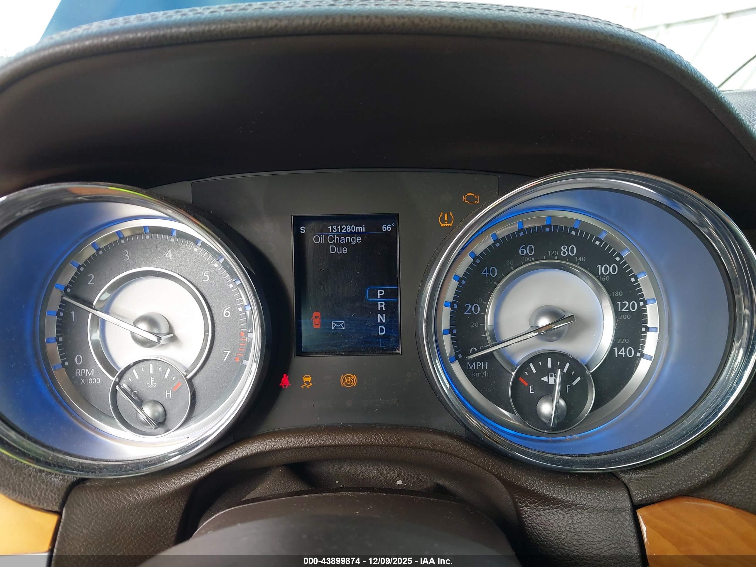 CHRYSLER 300C image 7