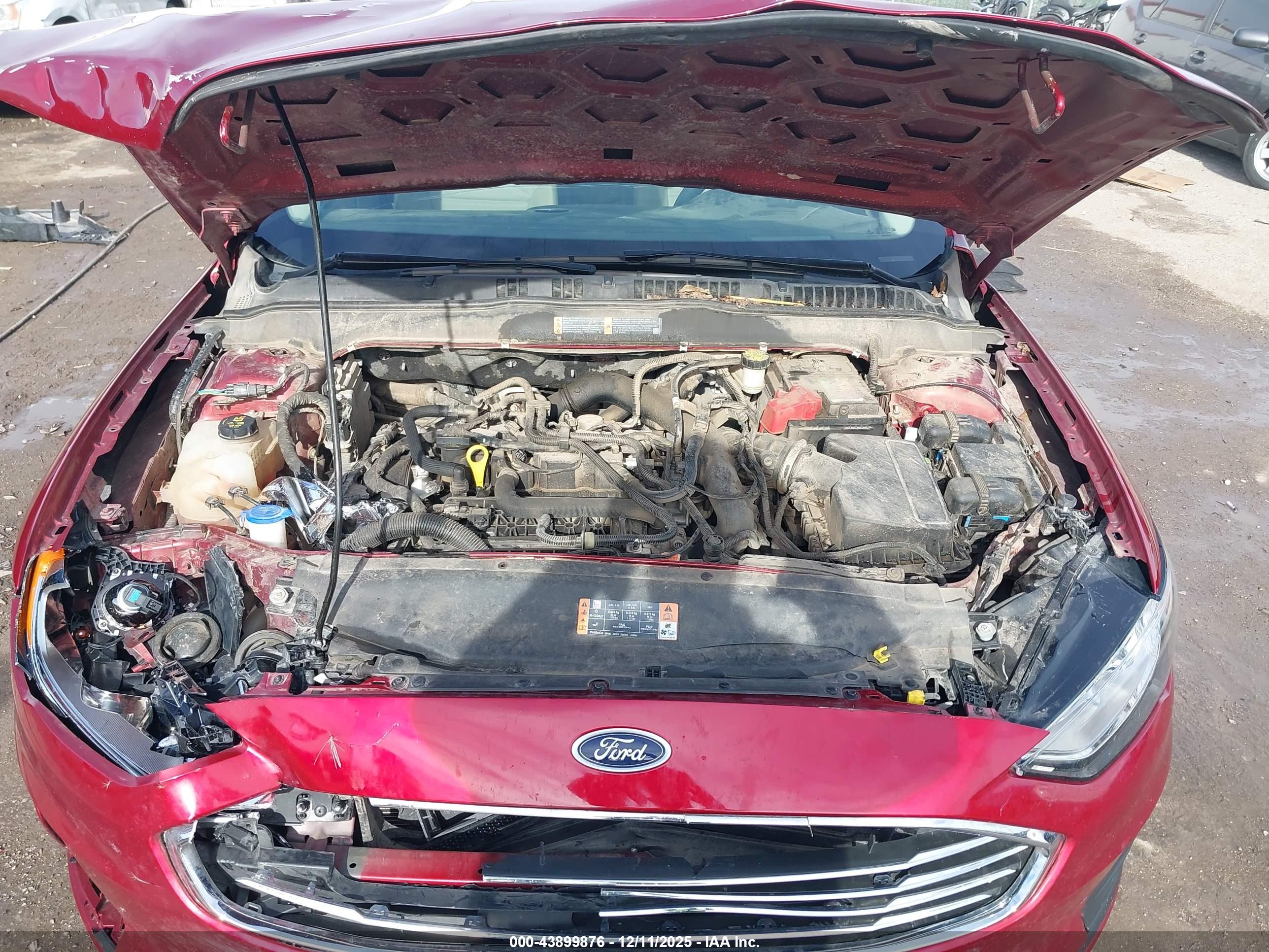 FORD FUSION image 10