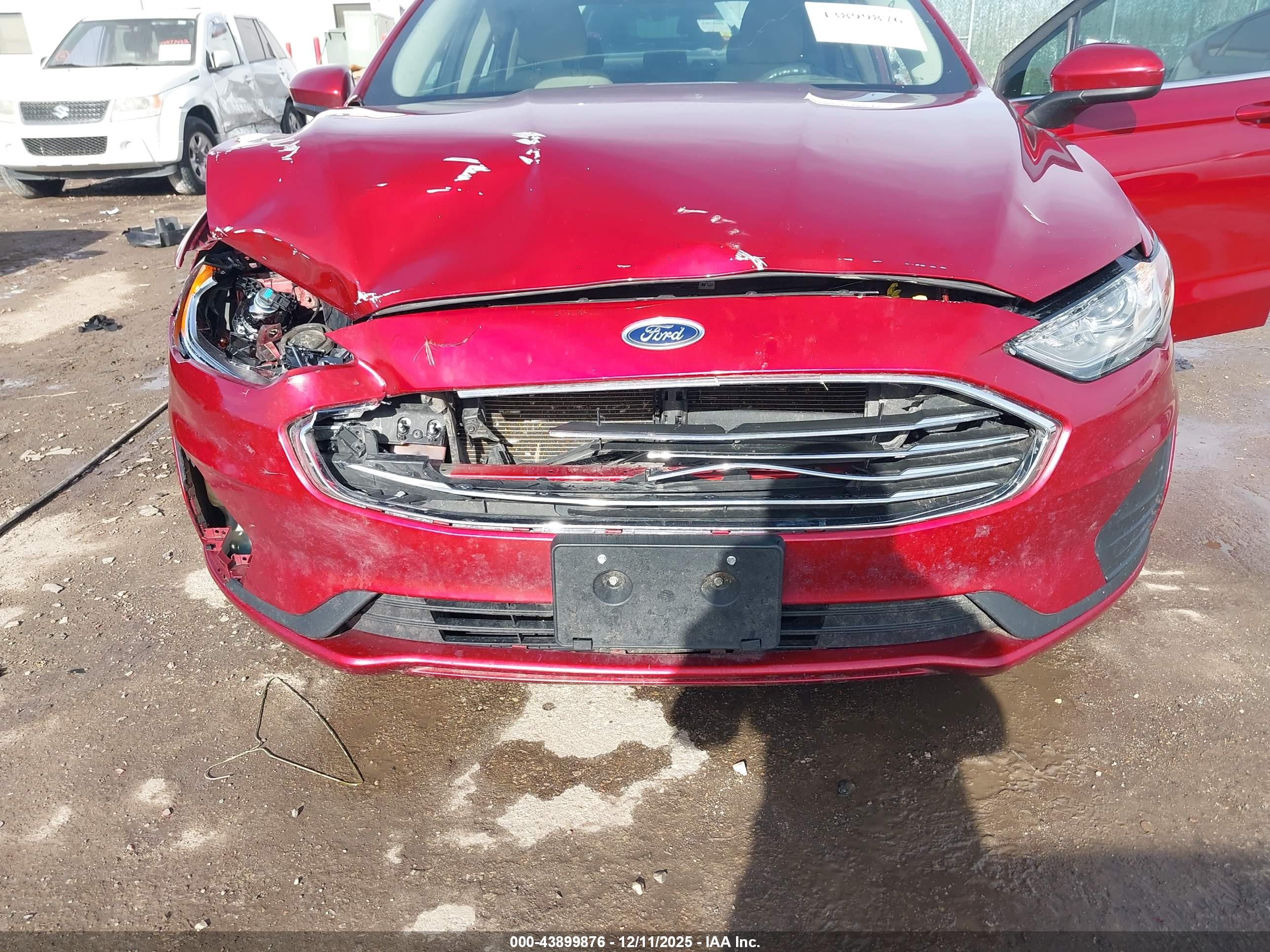 FORD FUSION image 6