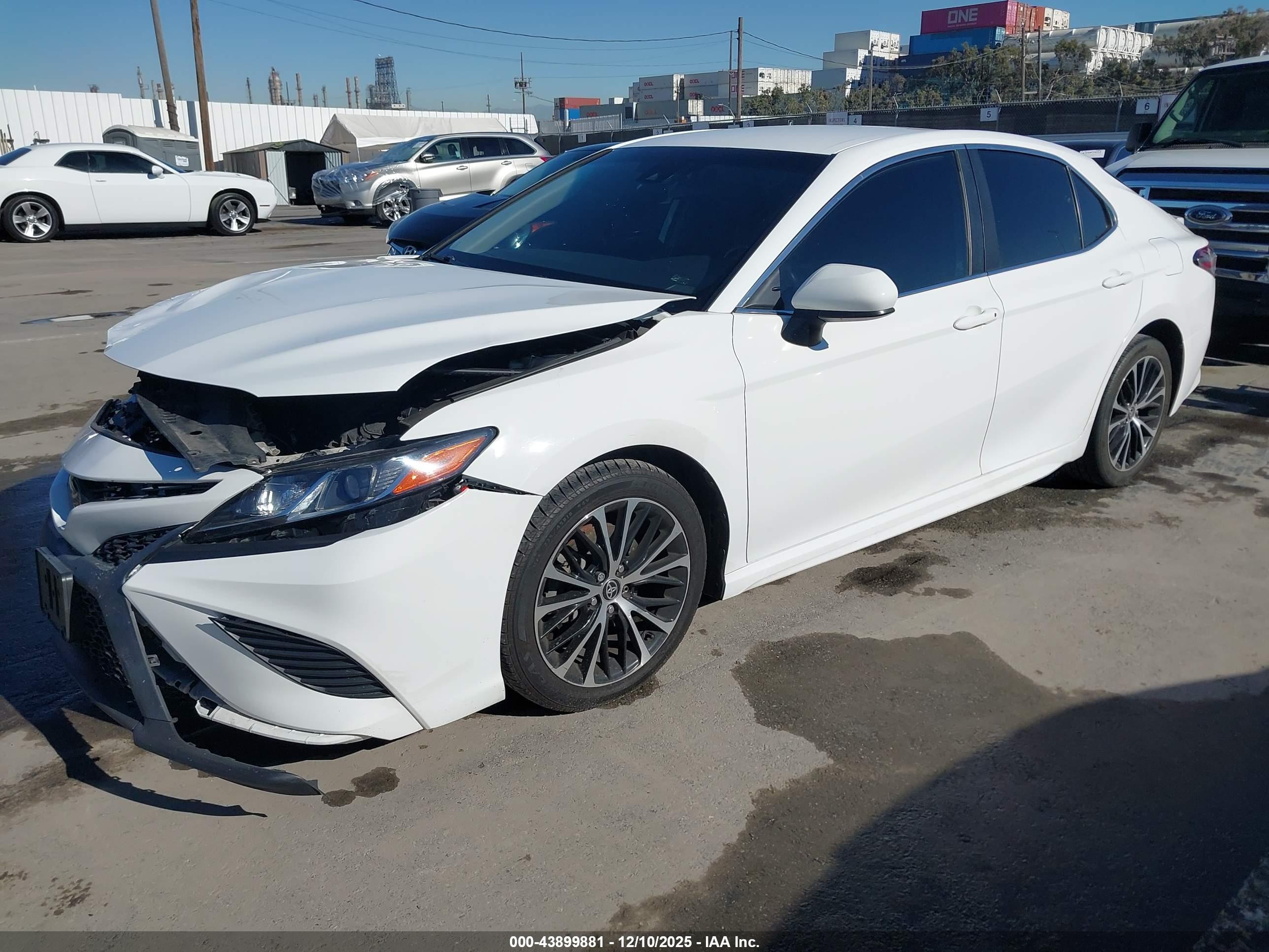 TOYOTA CAMRY image 2
