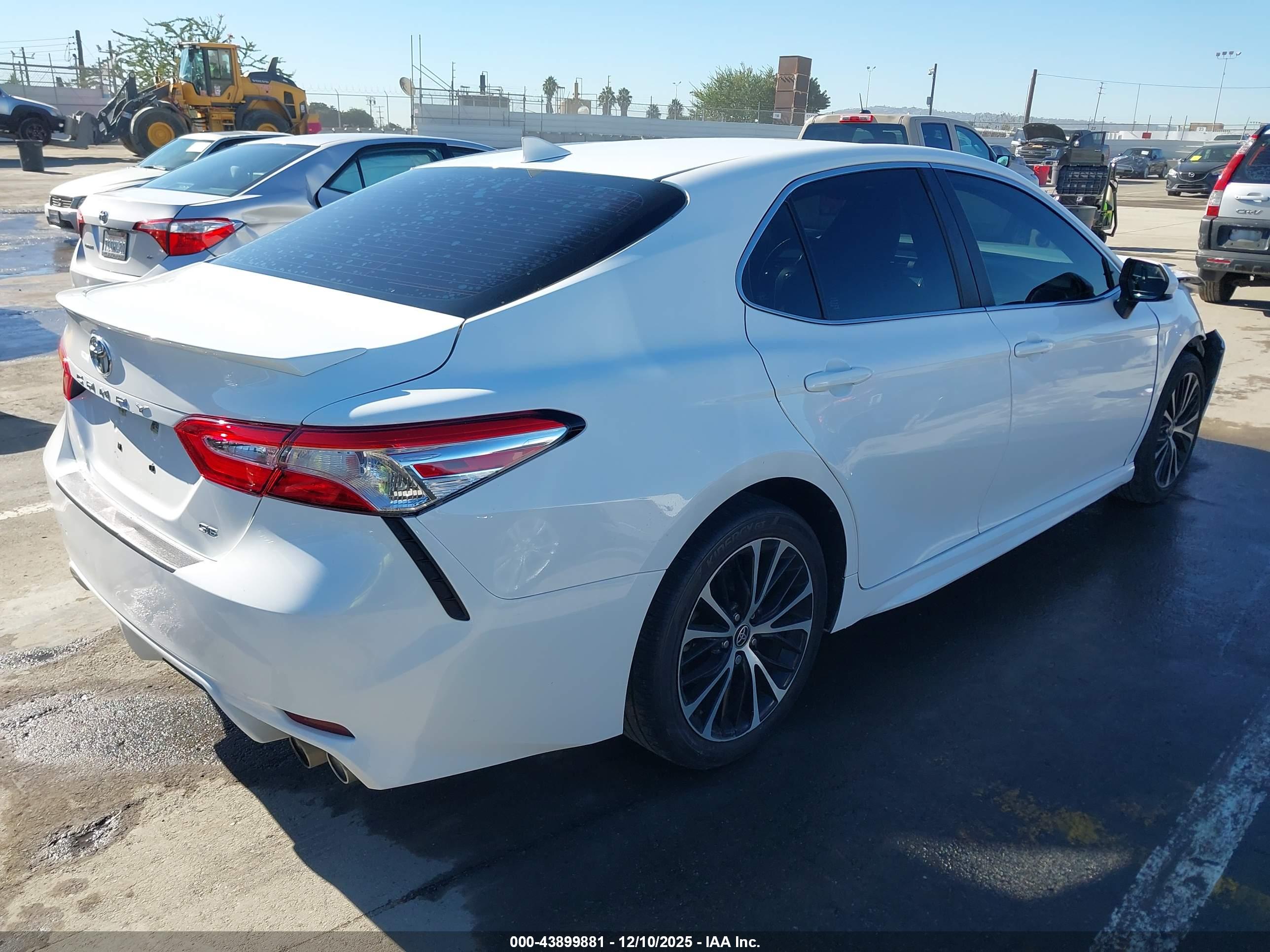 TOYOTA CAMRY image 4