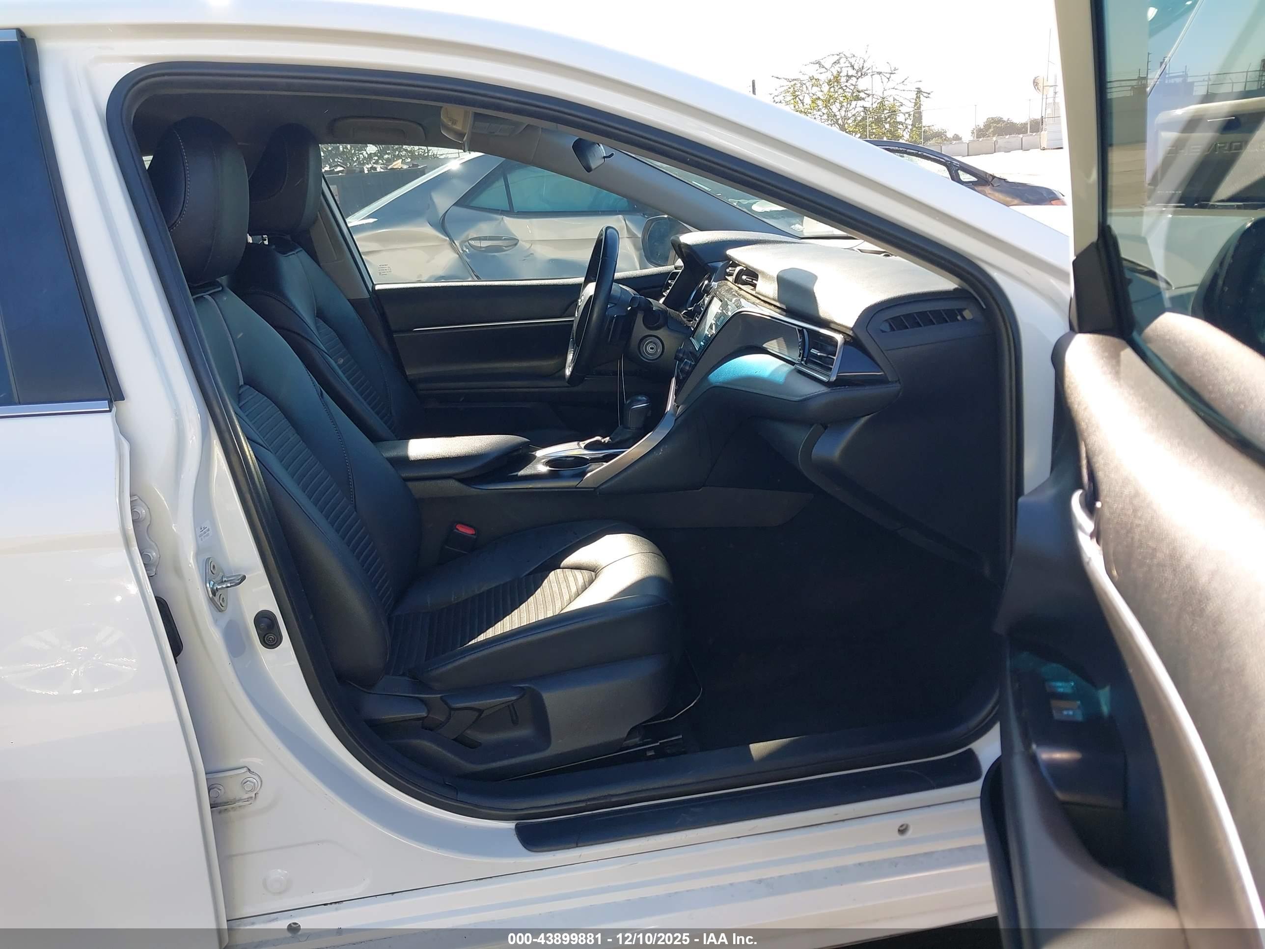 TOYOTA CAMRY image 5