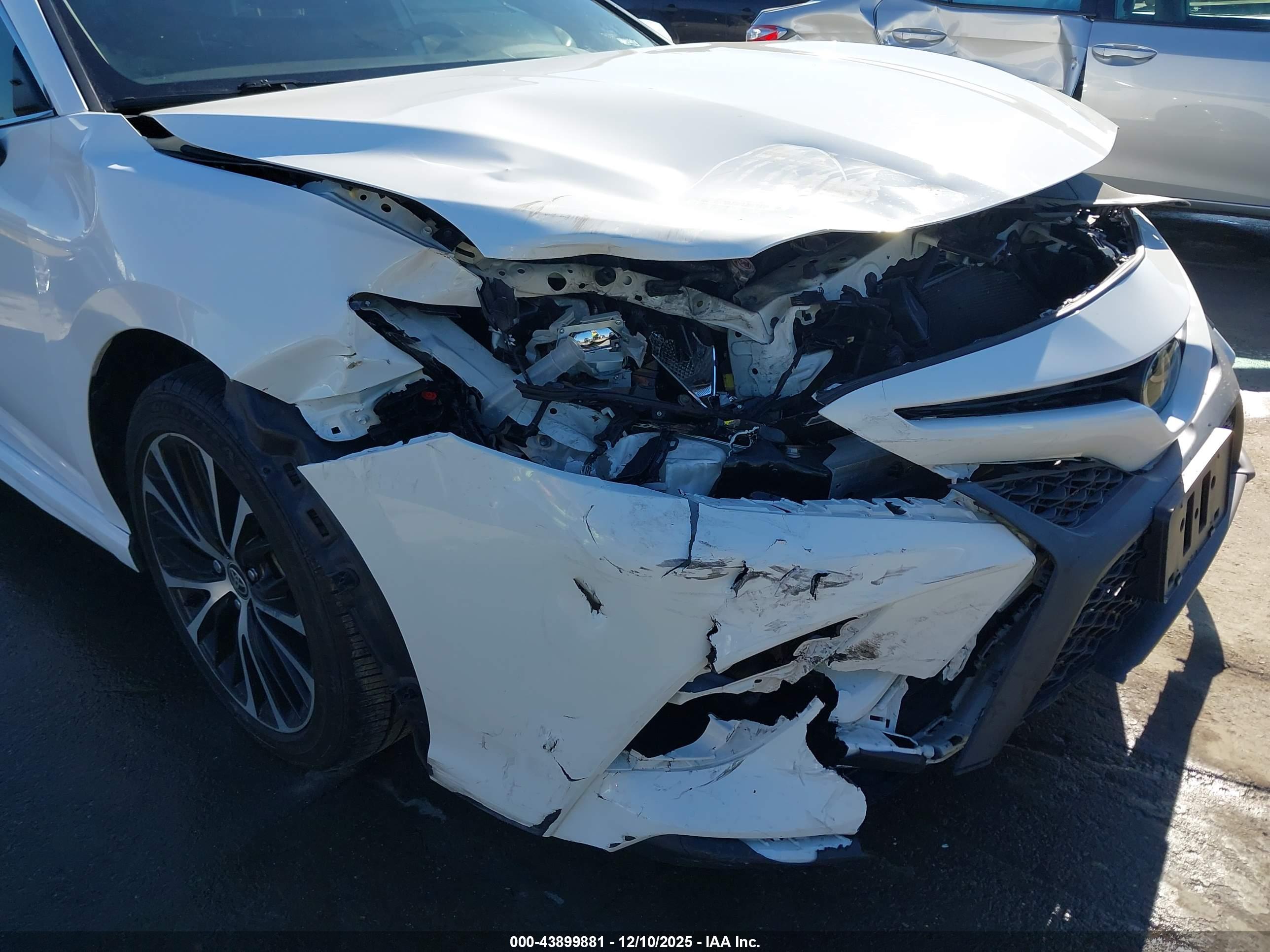 TOYOTA CAMRY image 6