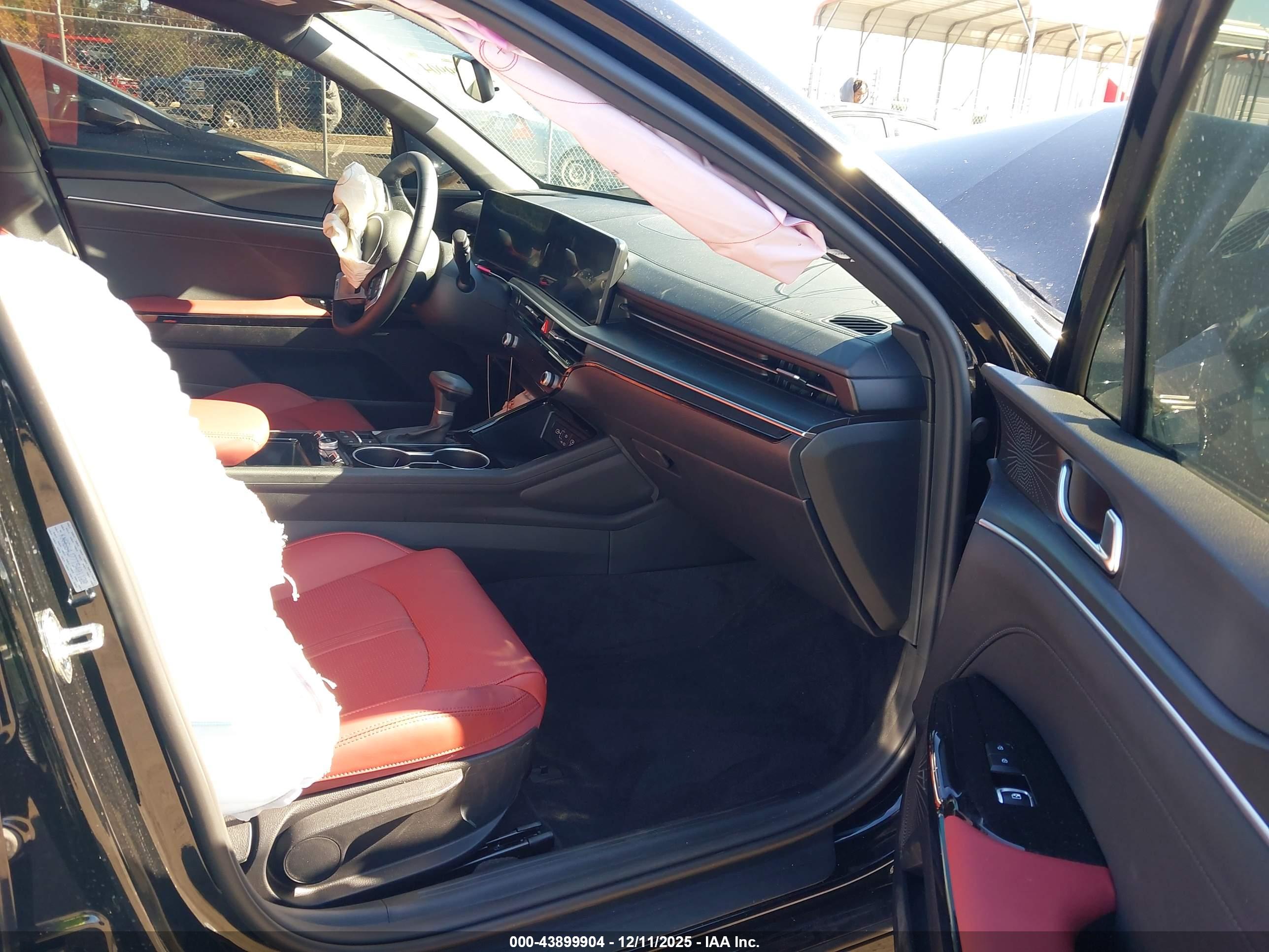 KIA K5 image 5