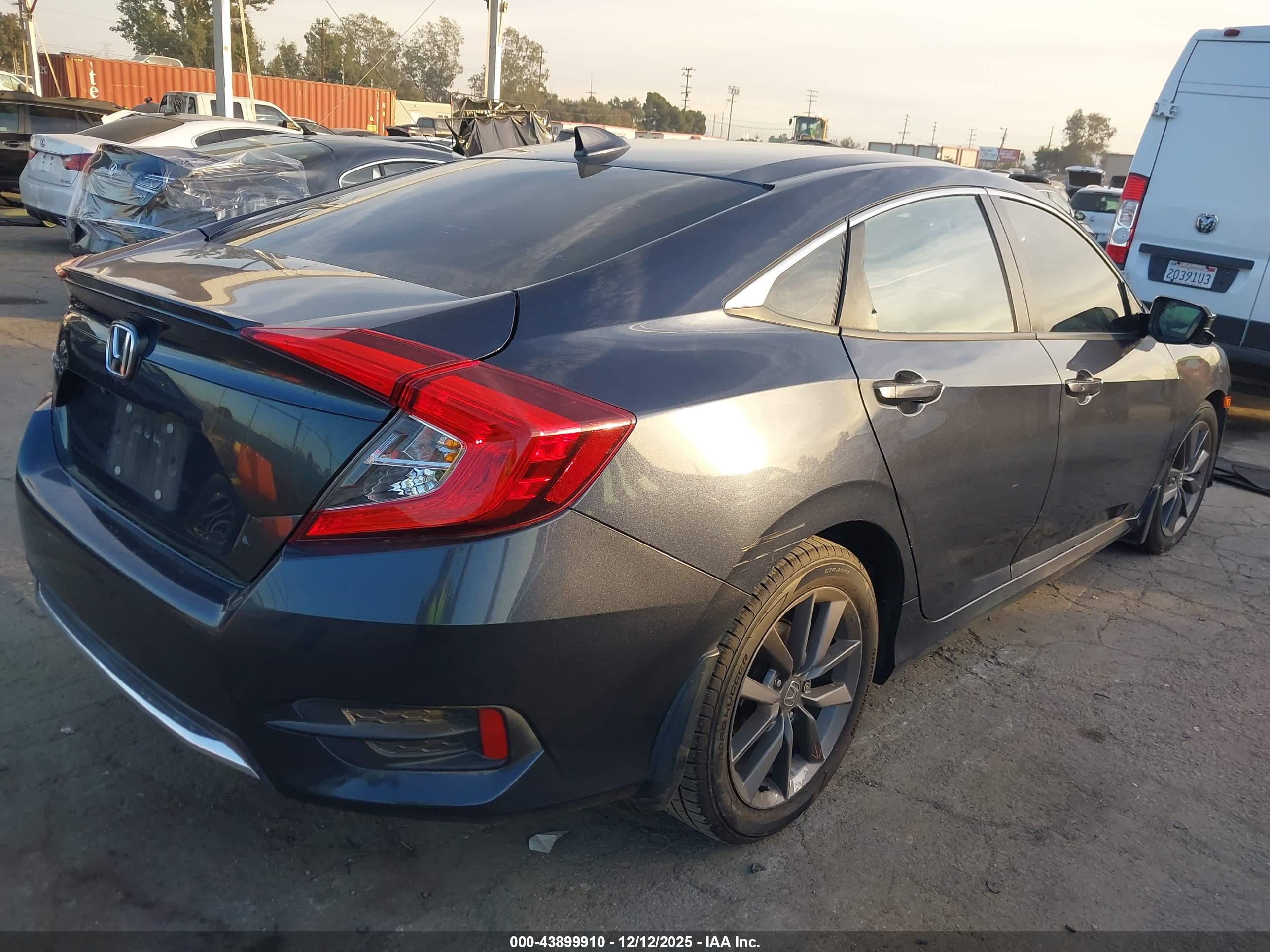 HONDA CIVIC image 4