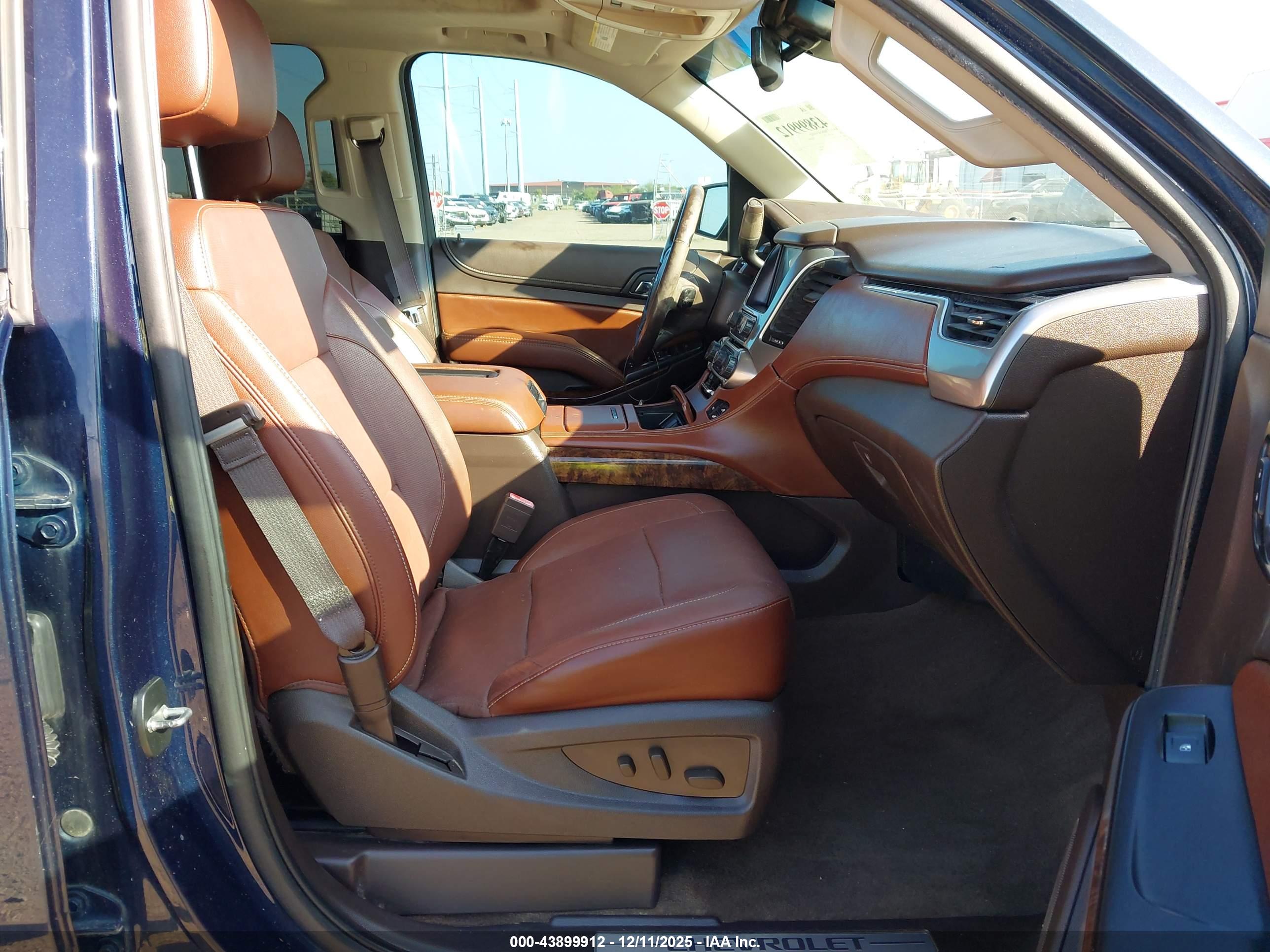 CHEVROLET TAHOE image 5