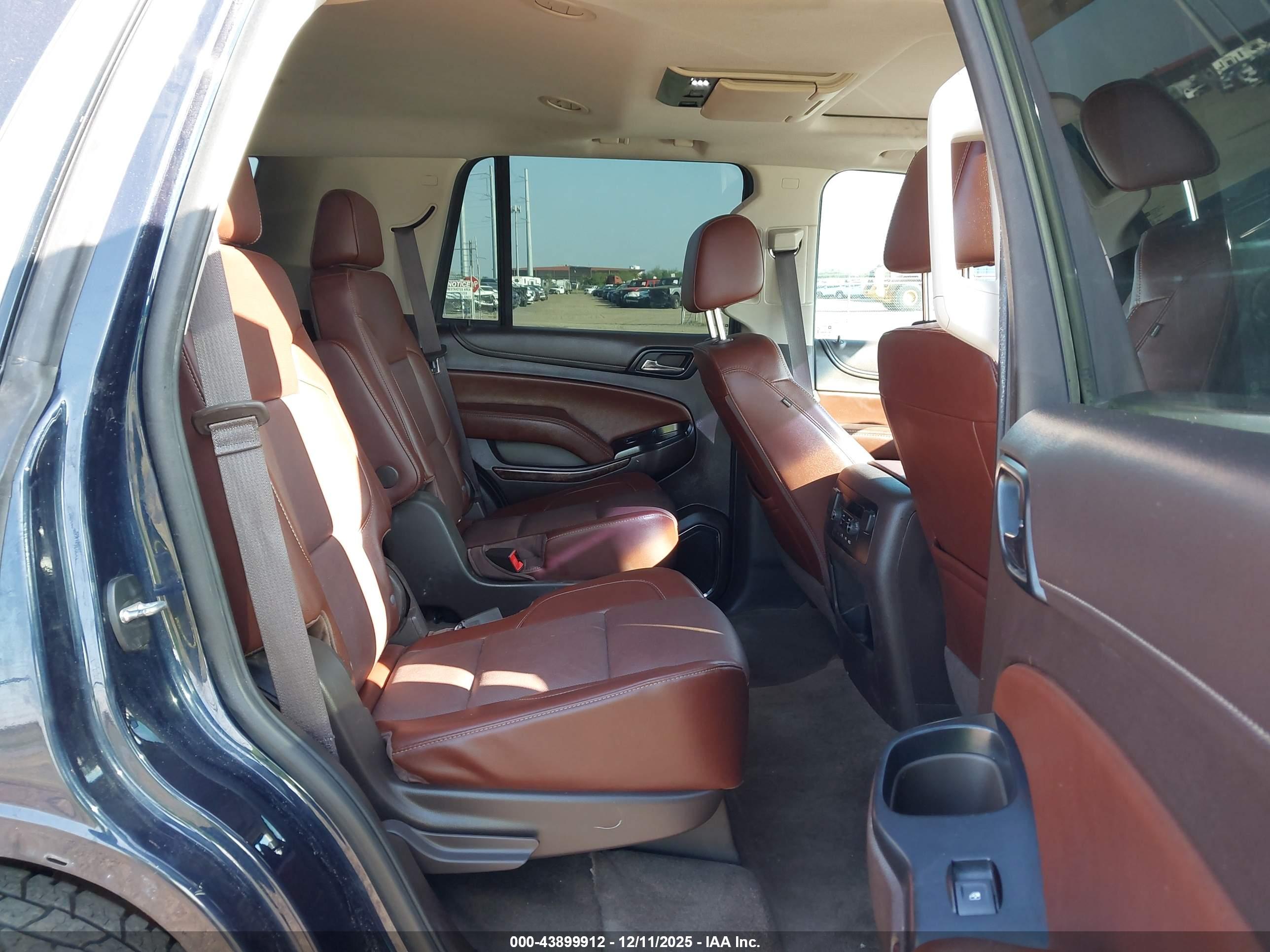 CHEVROLET TAHOE image 8