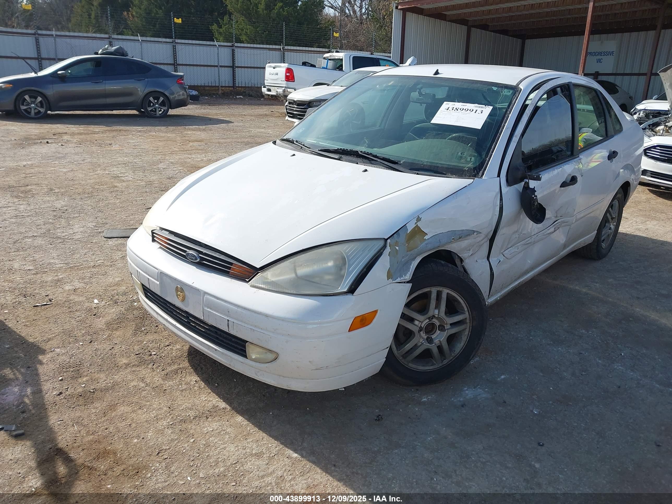 FORD FOCUS image 2