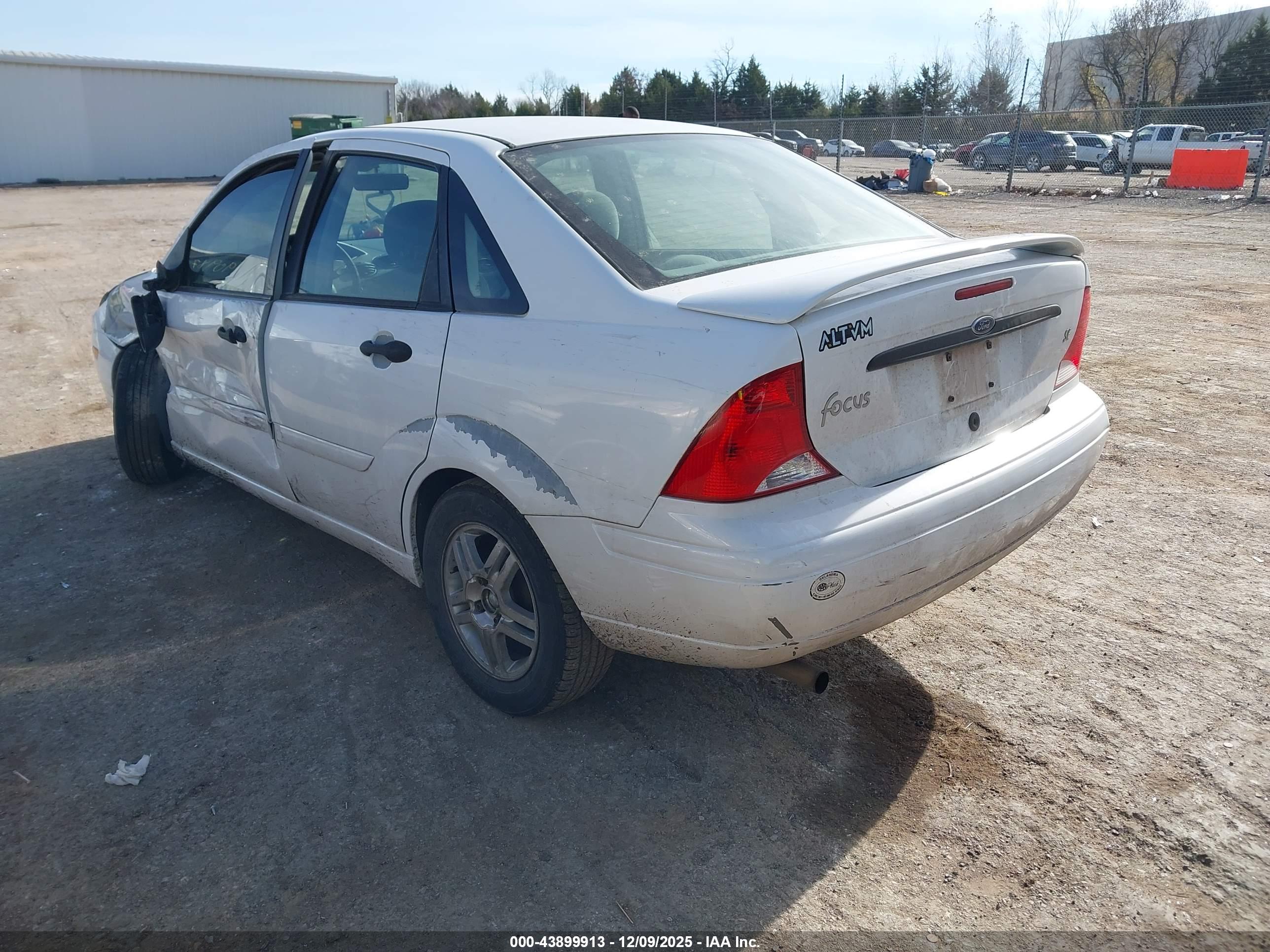 FORD FOCUS image 3