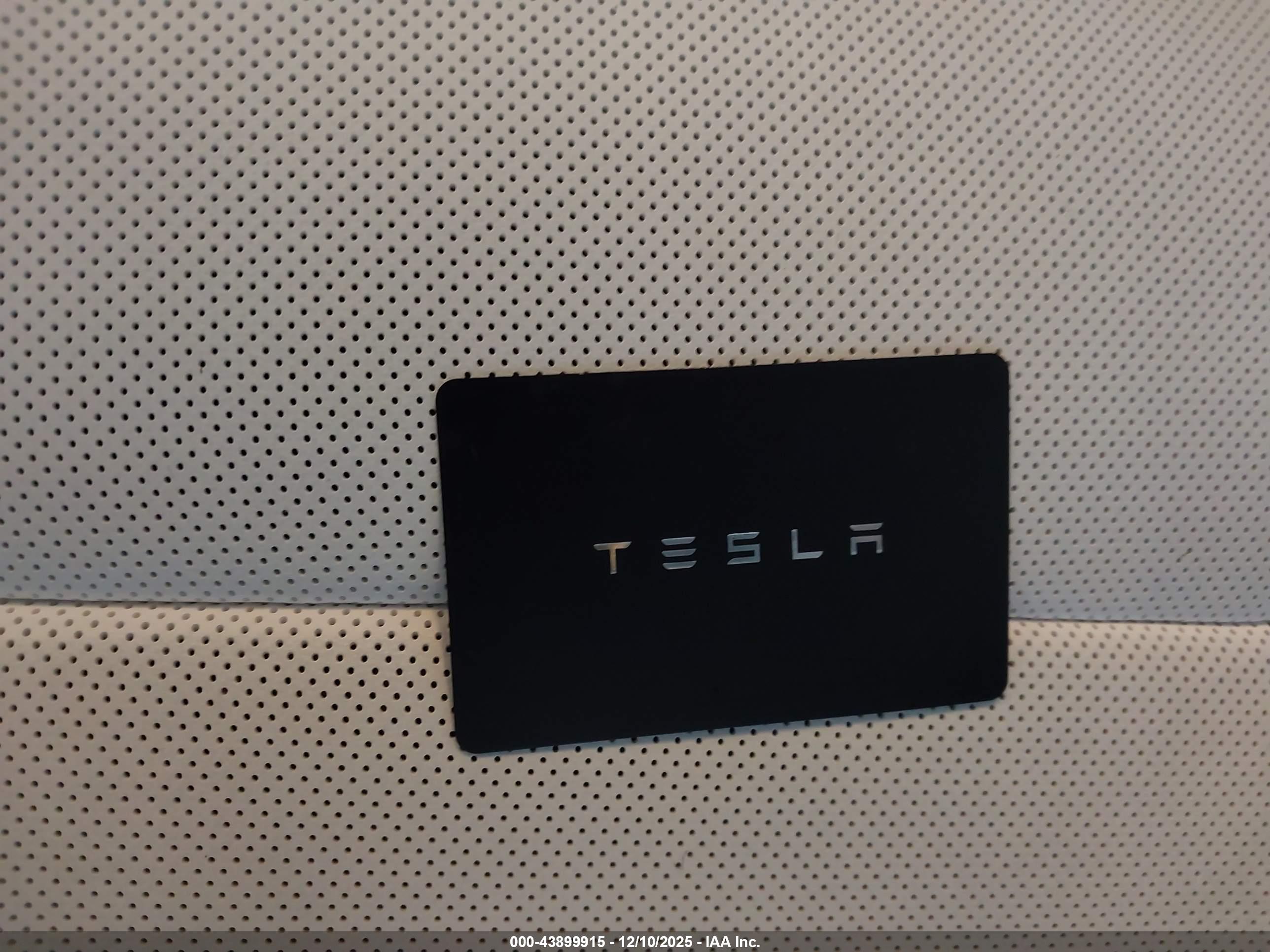 TESLA MODEL image 11