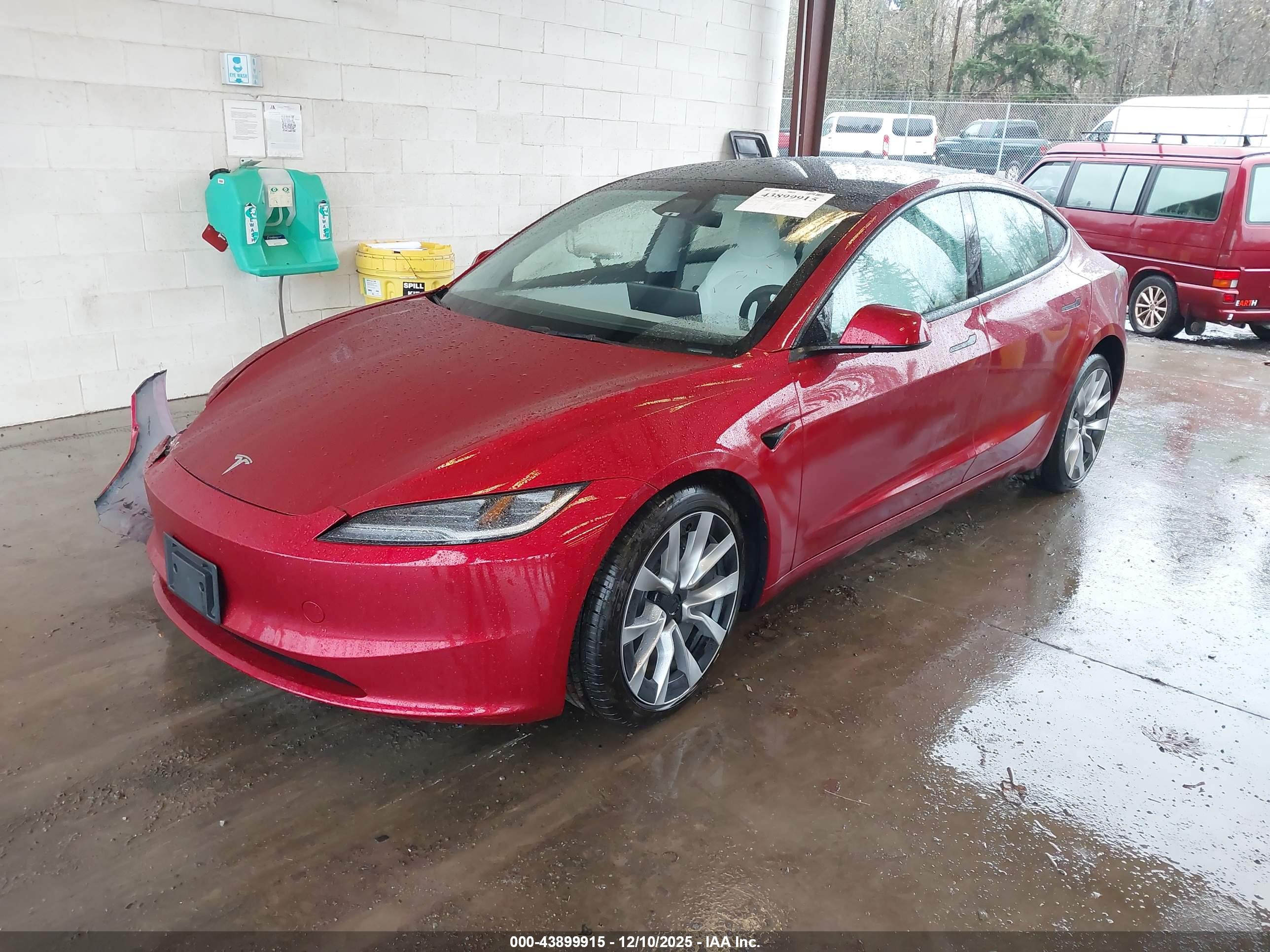 TESLA MODEL image 2