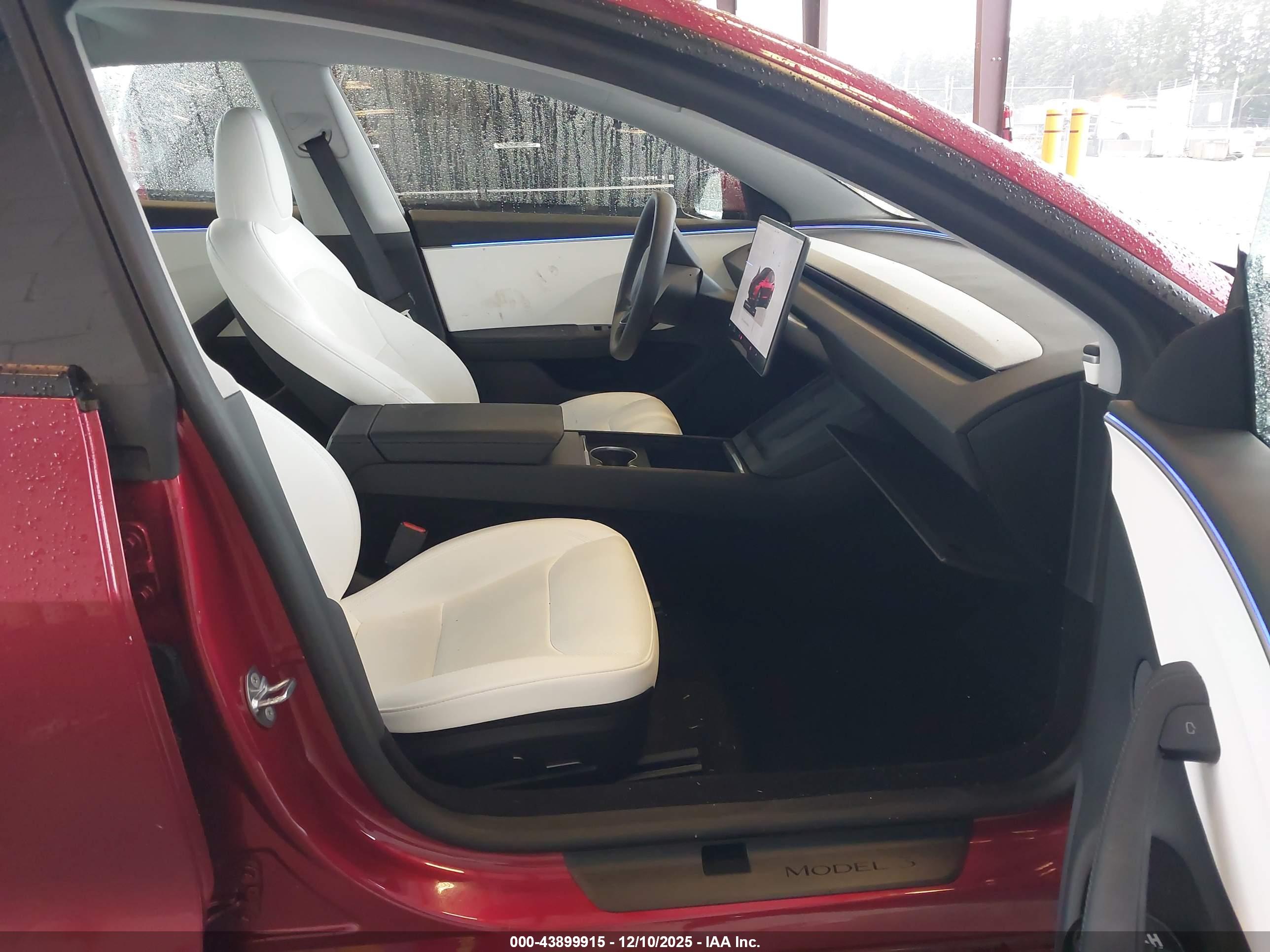 TESLA MODEL image 5