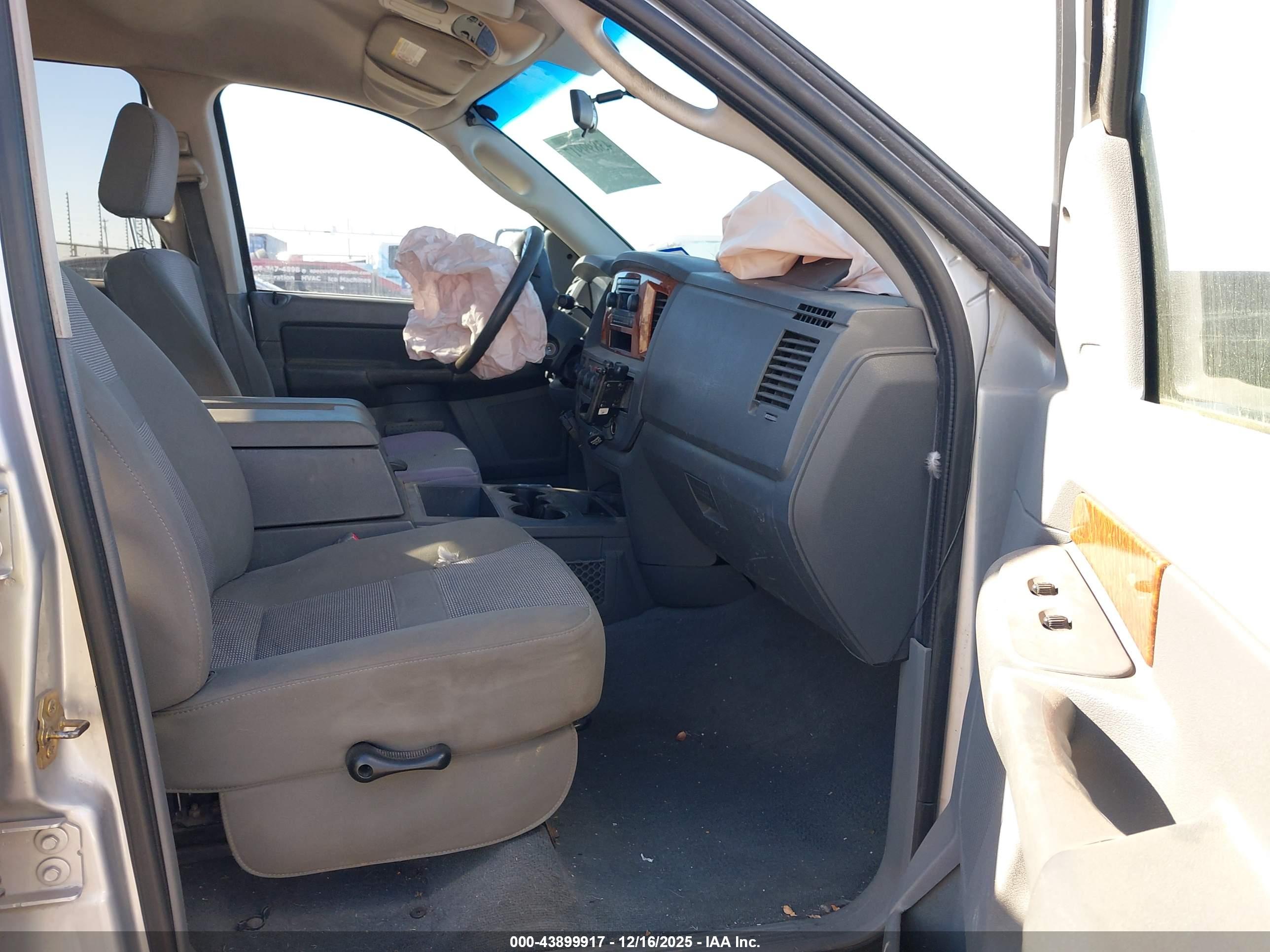 DODGE RAM image 5