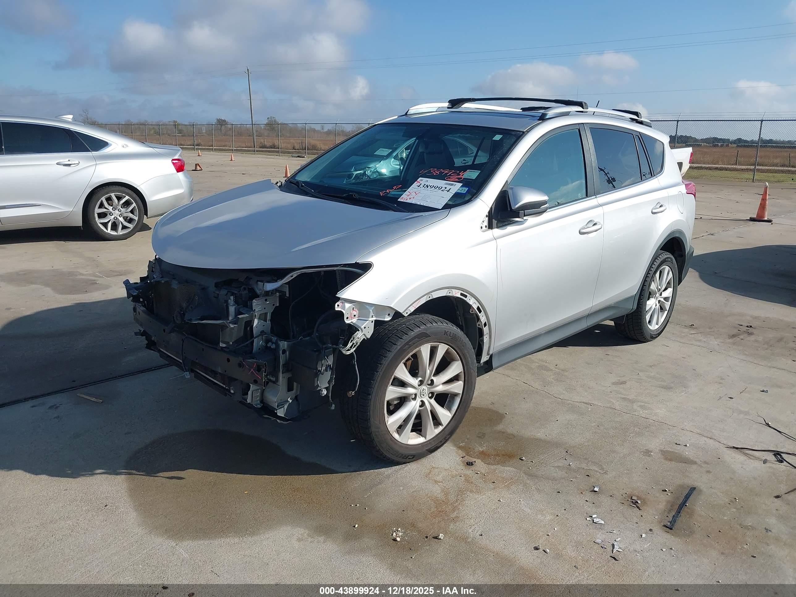 TOYOTA RAV4 image 2