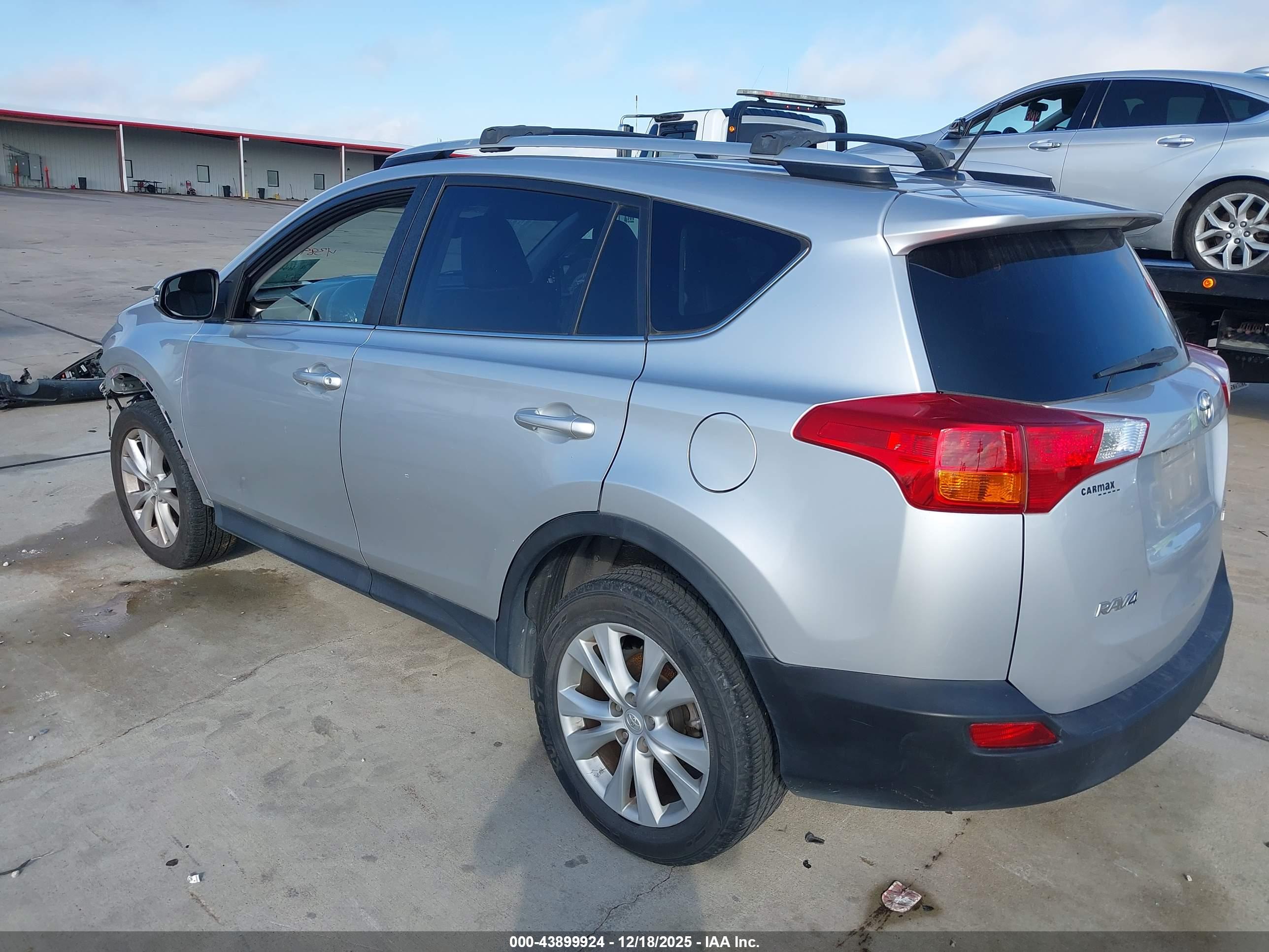 TOYOTA RAV4 image 3