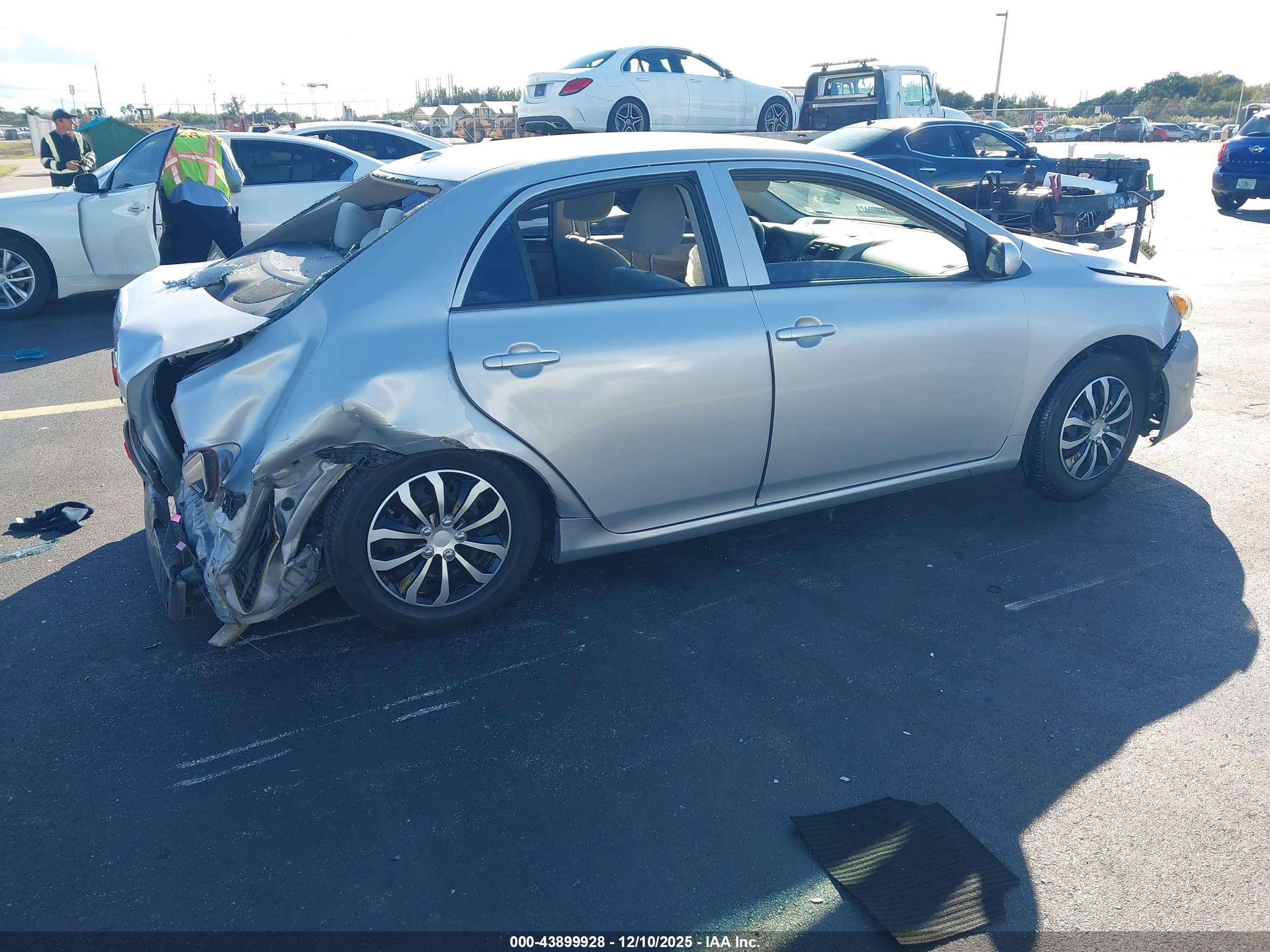 TOYOTA COROLLA image 4