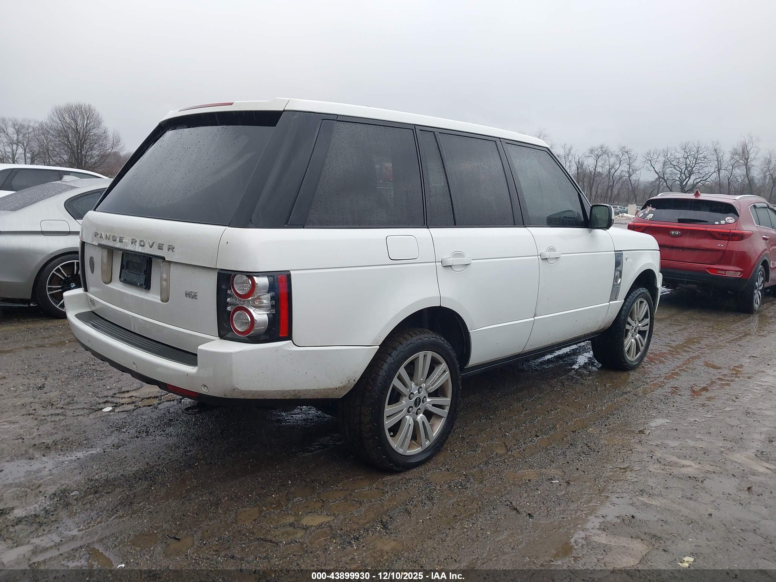 LAND ROVER image 4