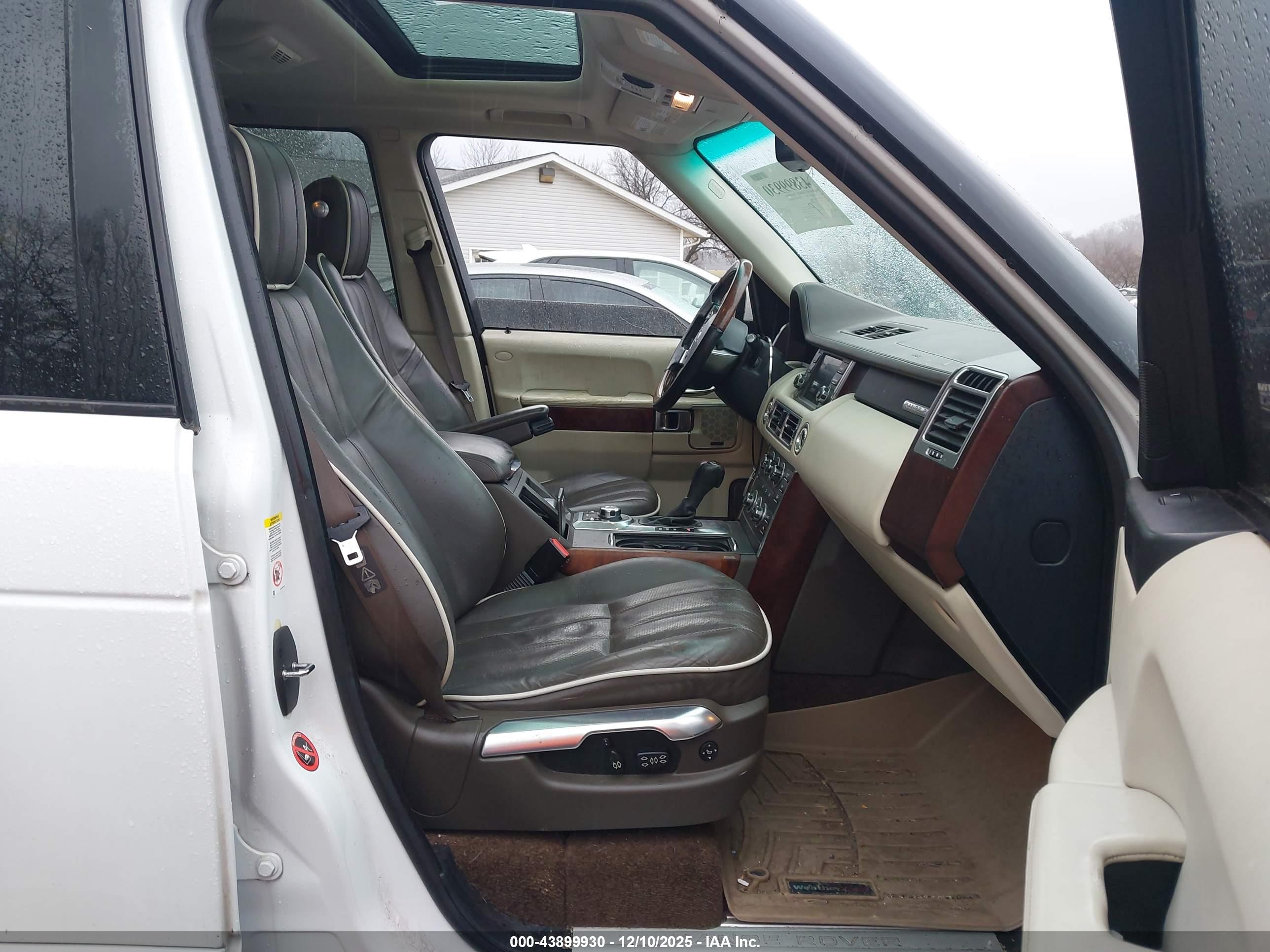 LAND ROVER image 5