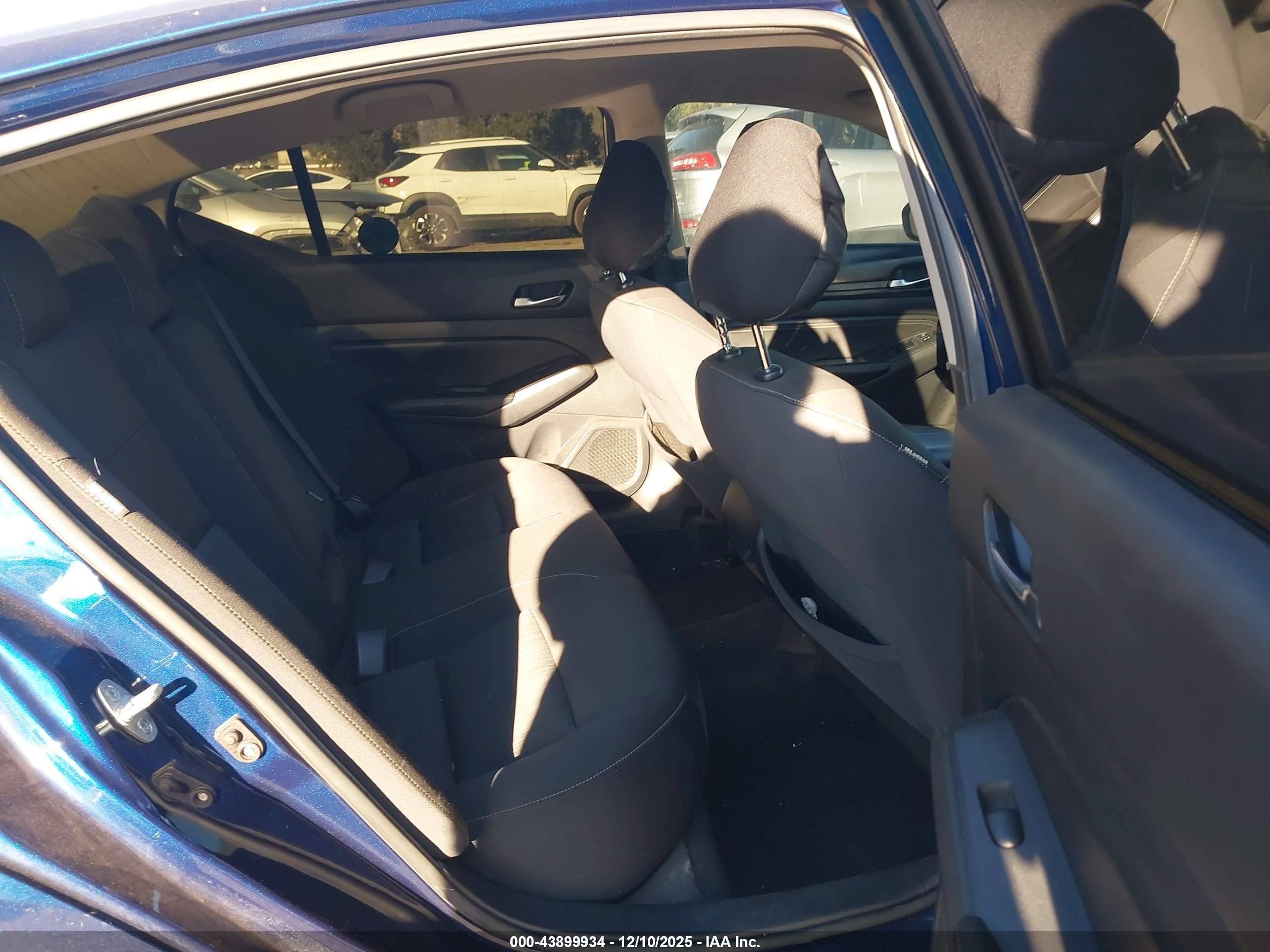 NISSAN ALTIMA image 8