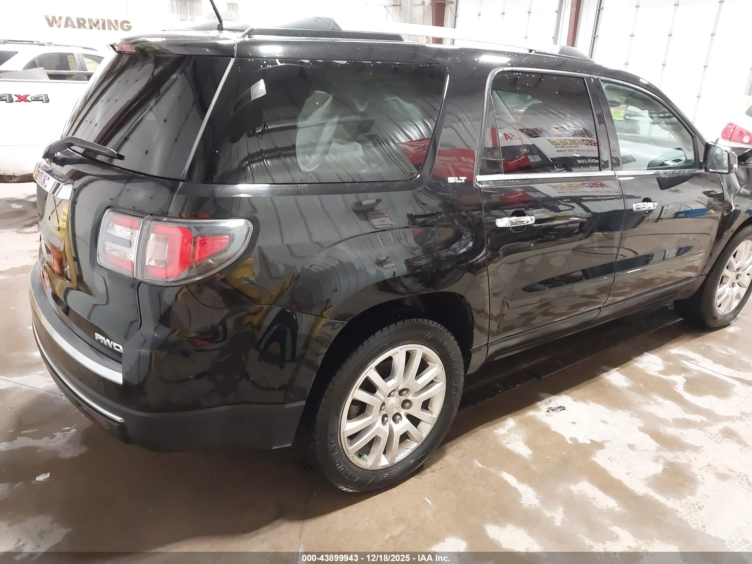 GMC ACADIA image 4