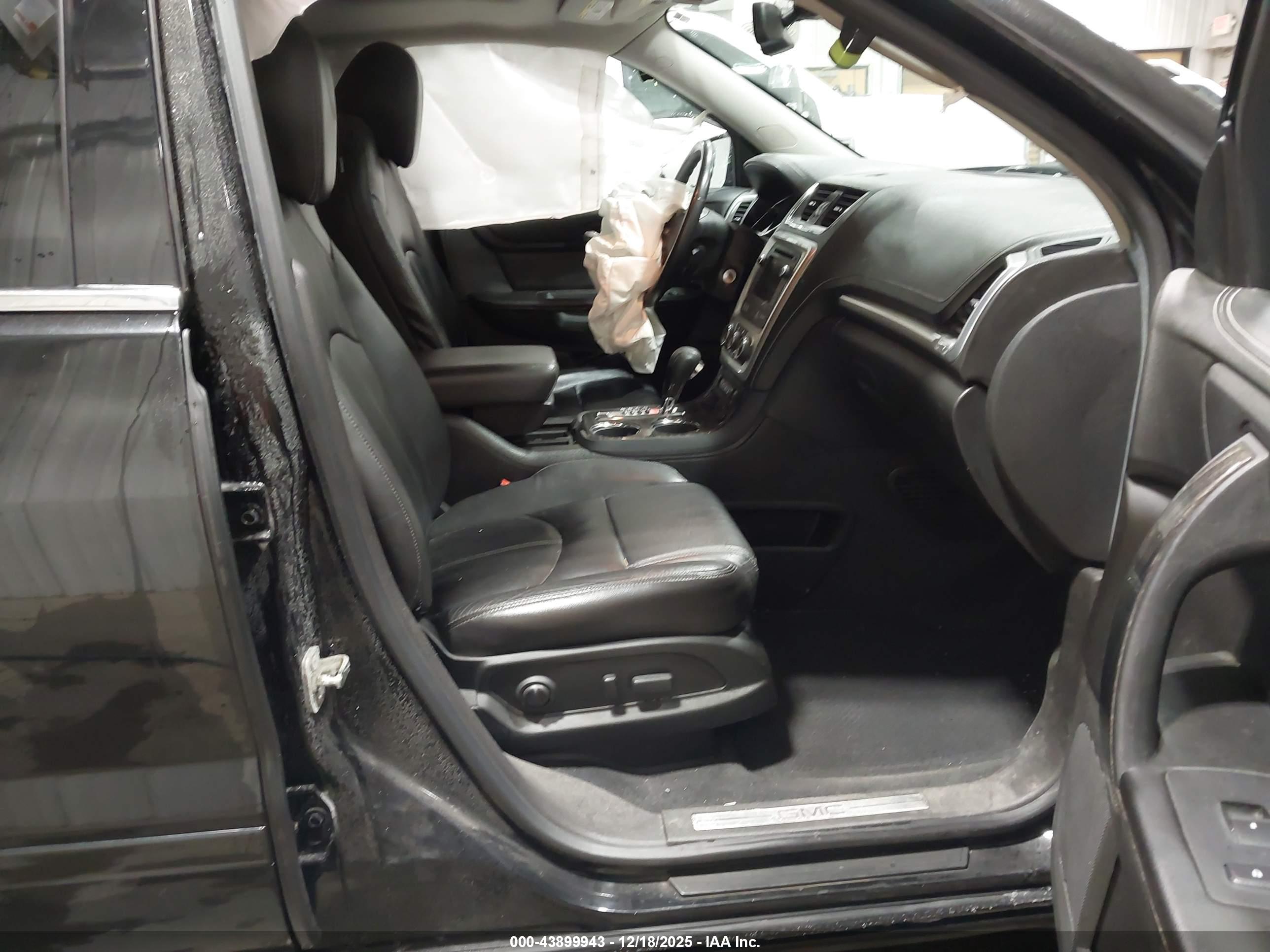 GMC ACADIA image 5