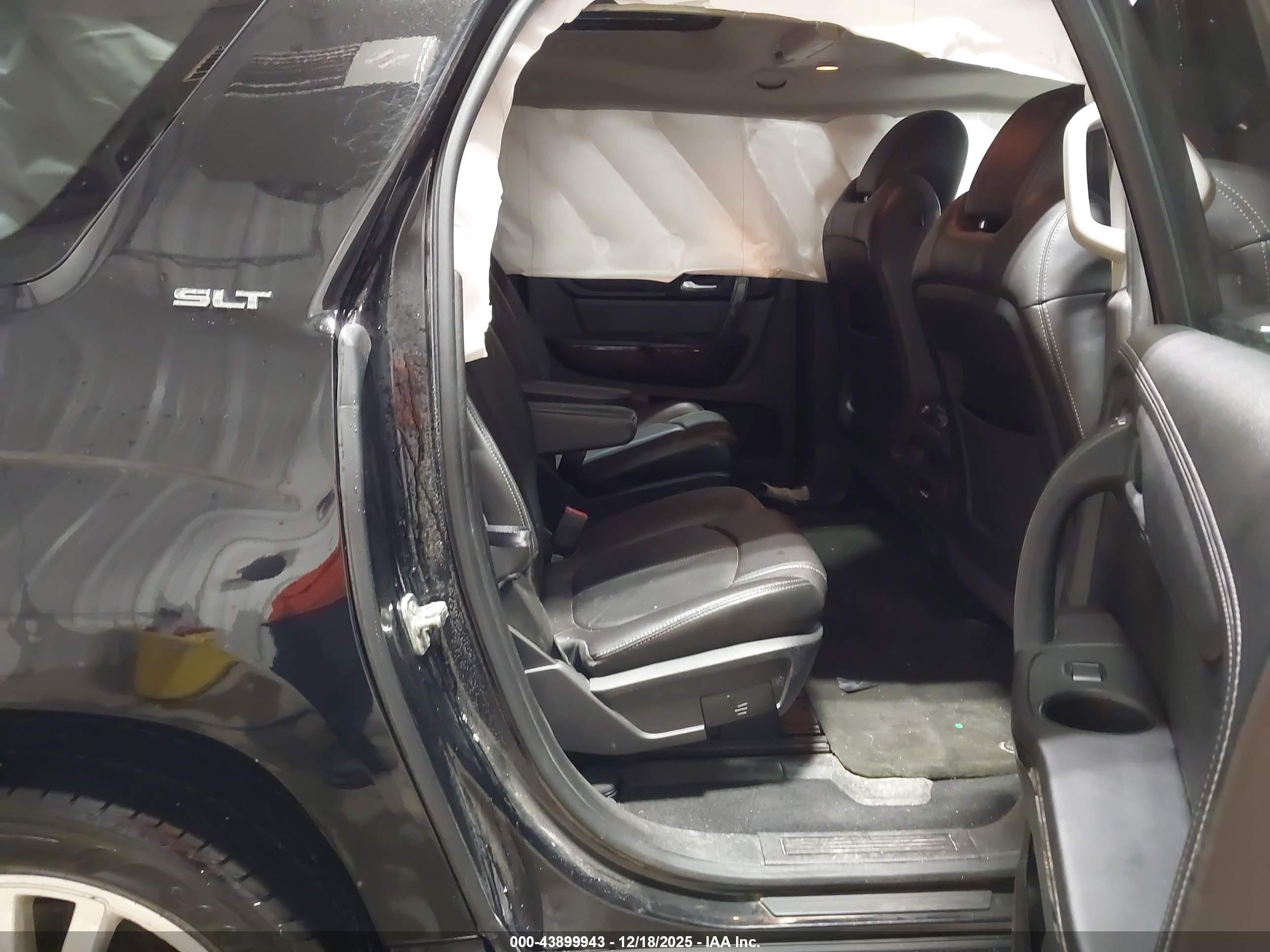 GMC ACADIA image 8