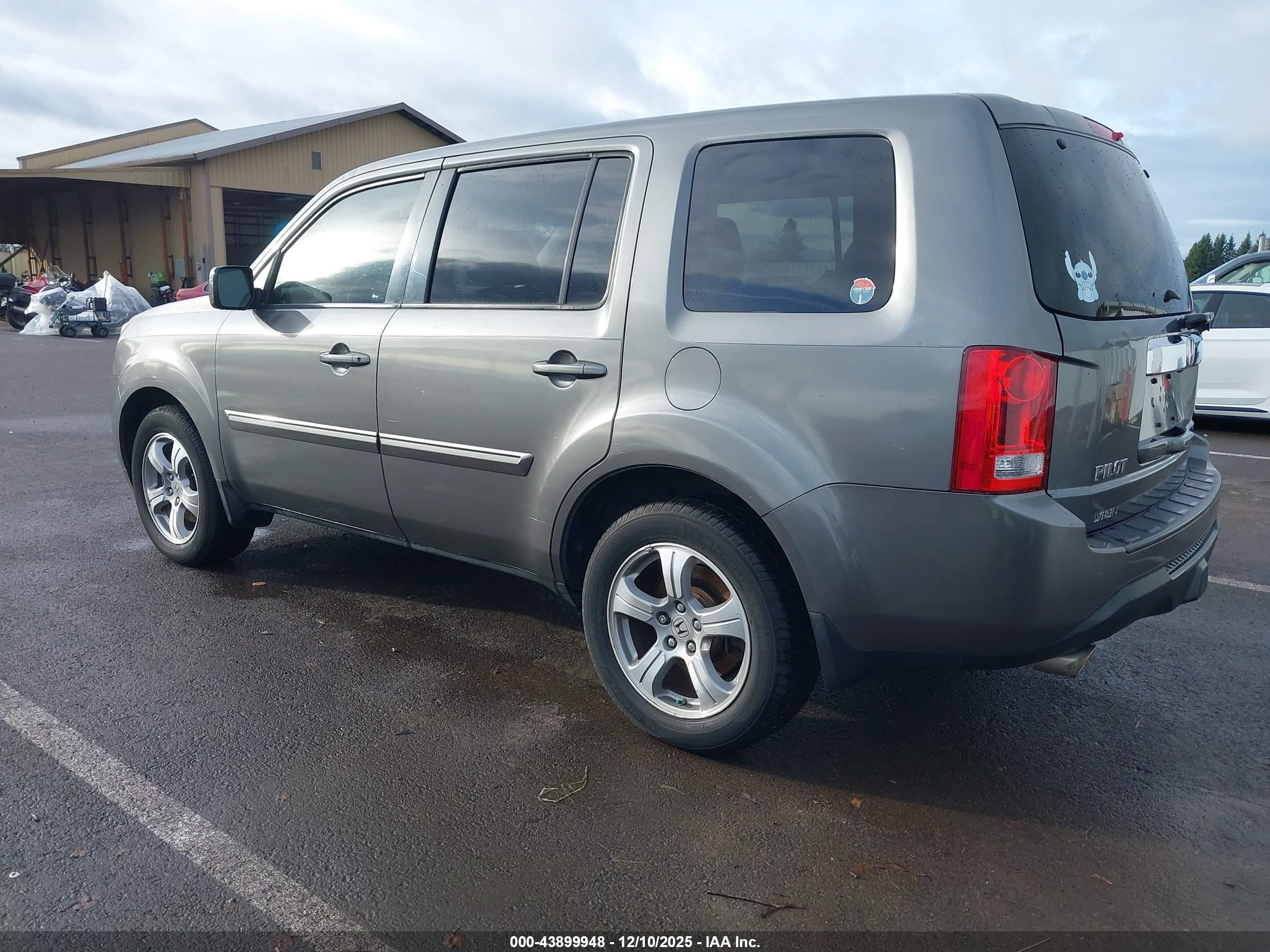 HONDA PILOT image 3