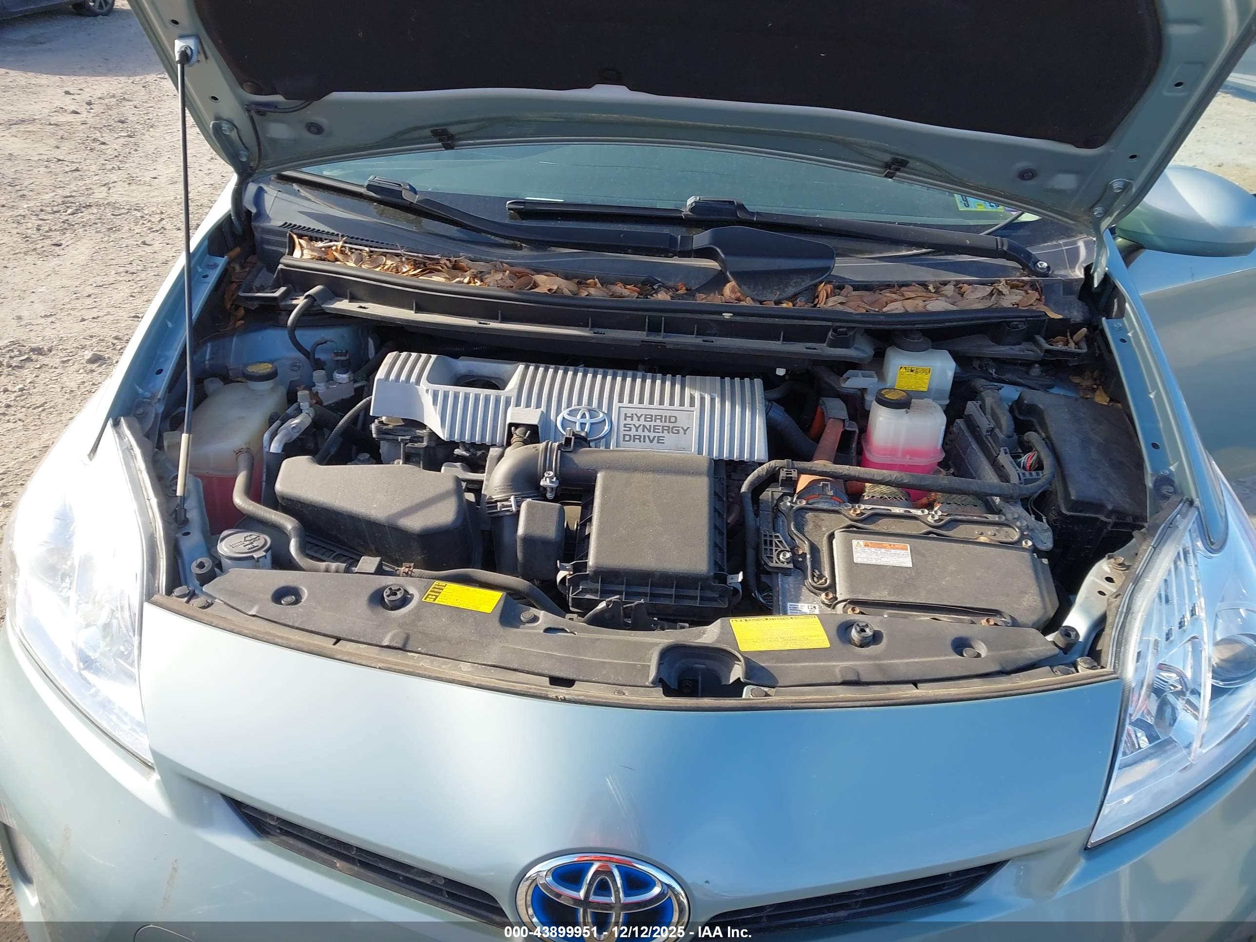 TOYOTA PRIUS image 10