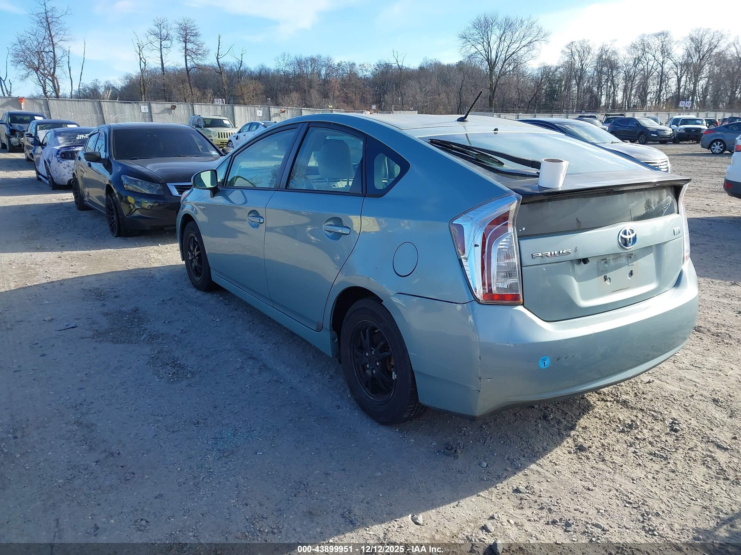 TOYOTA PRIUS image 3