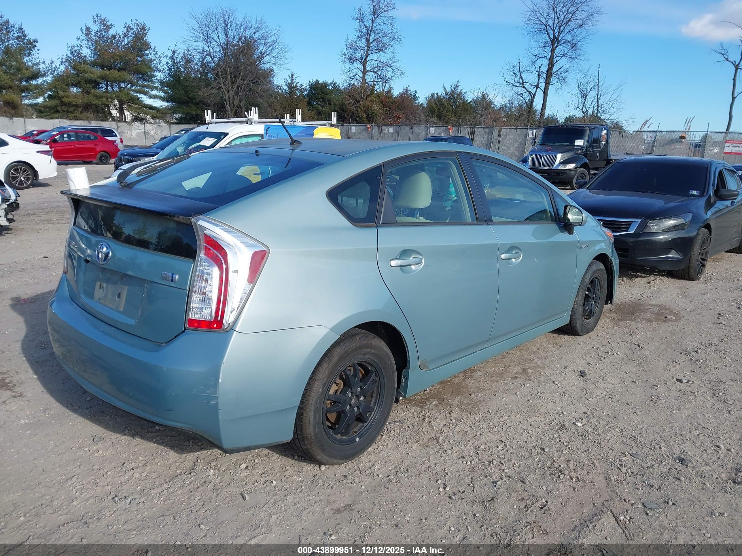 TOYOTA PRIUS image 4