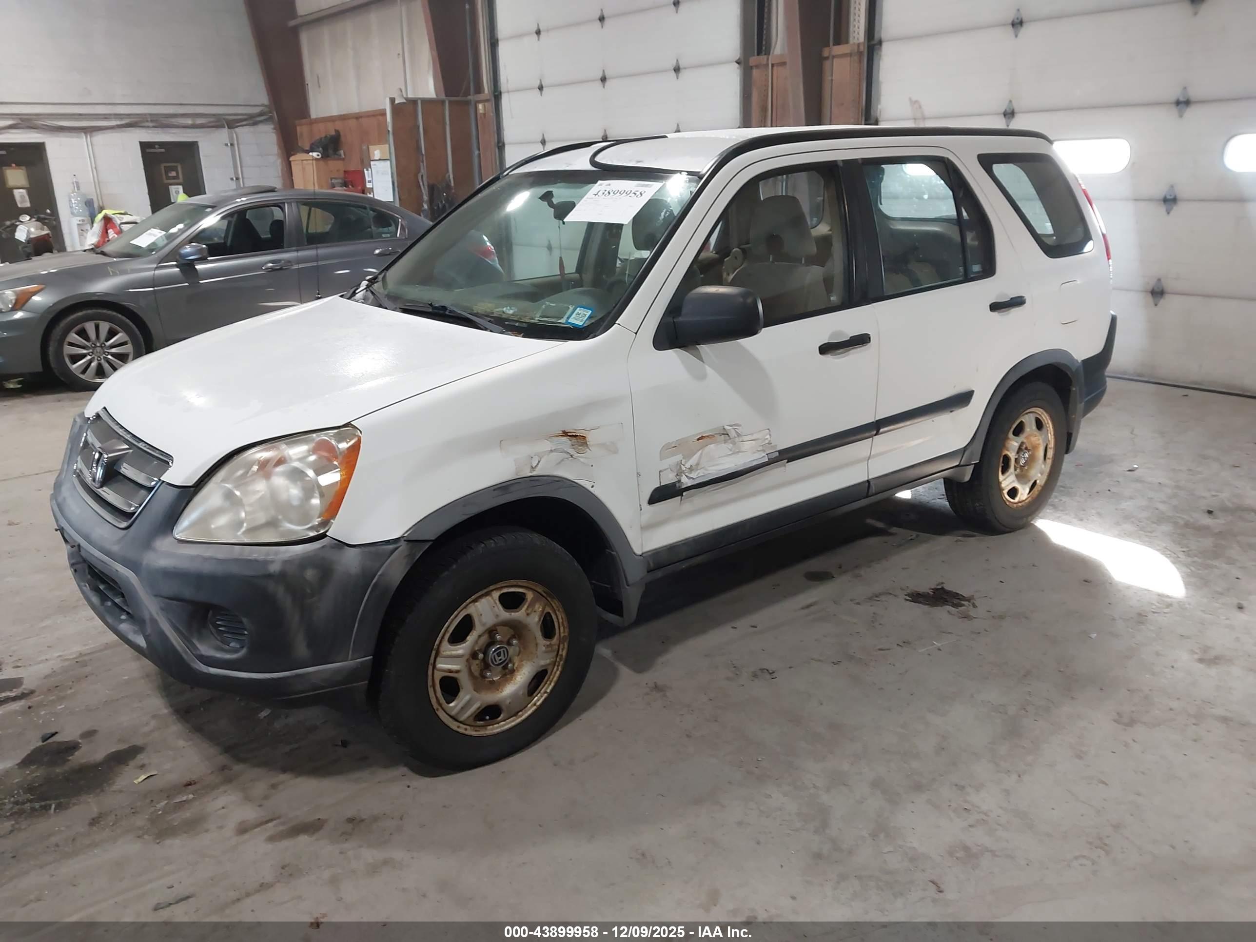 HONDA CR-V image 2