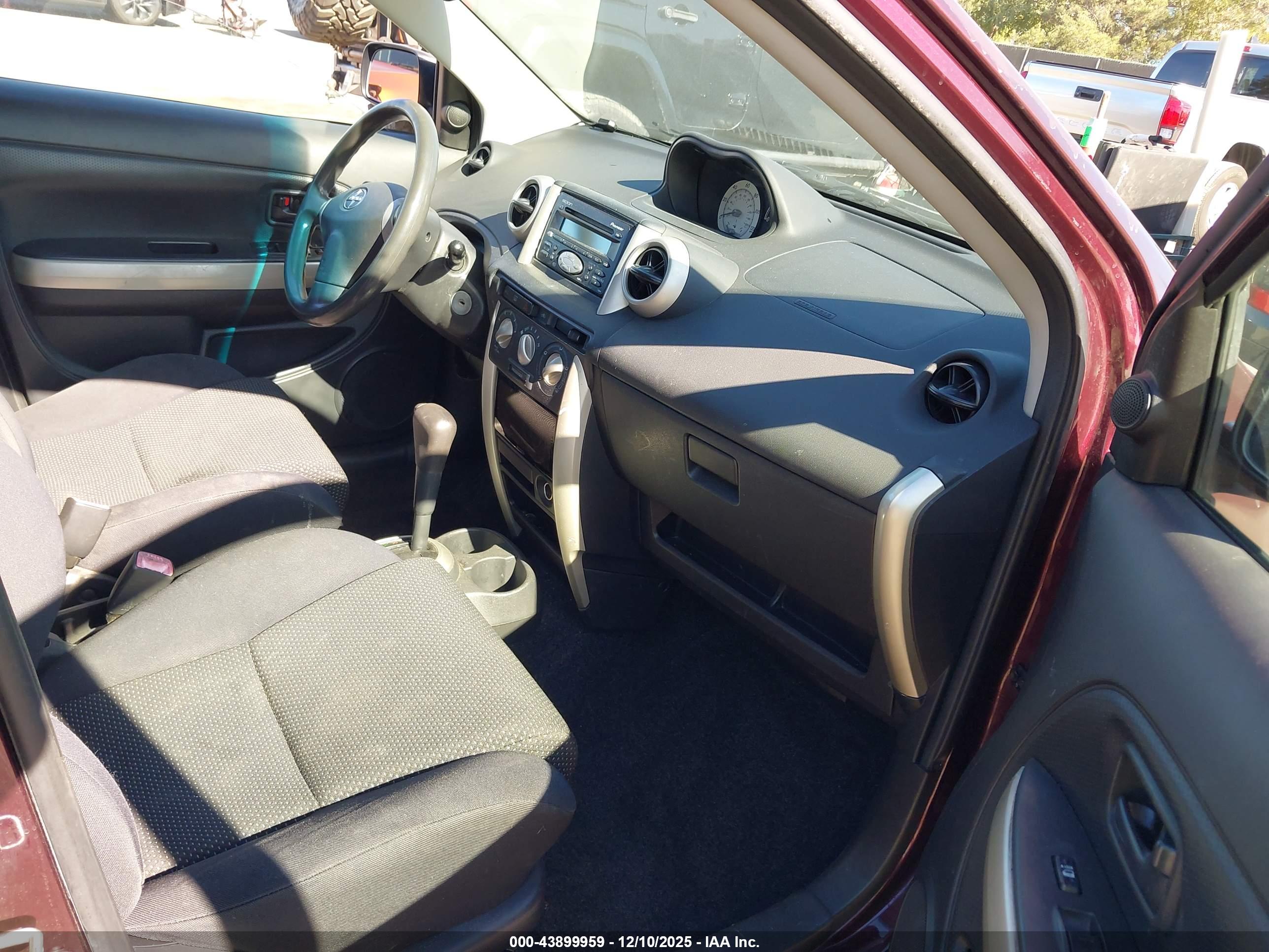 SCION XA image 5