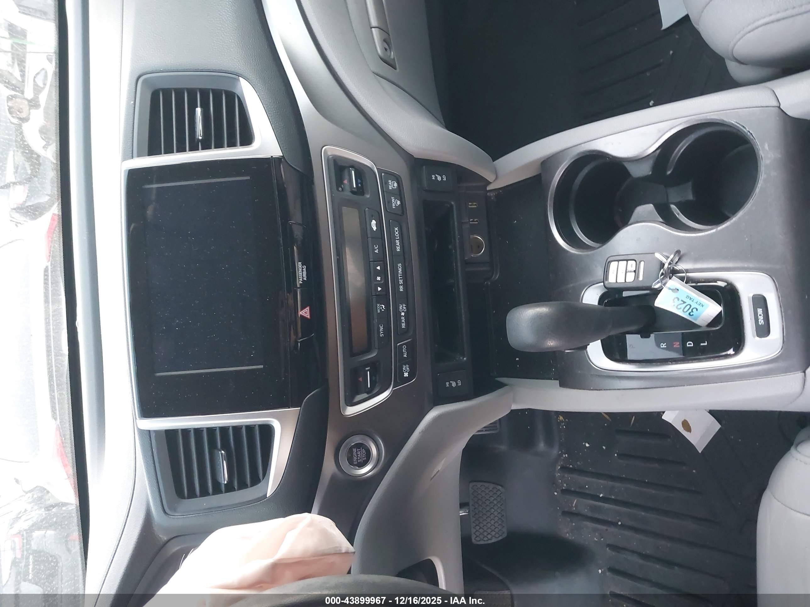 HONDA PILOT image 11