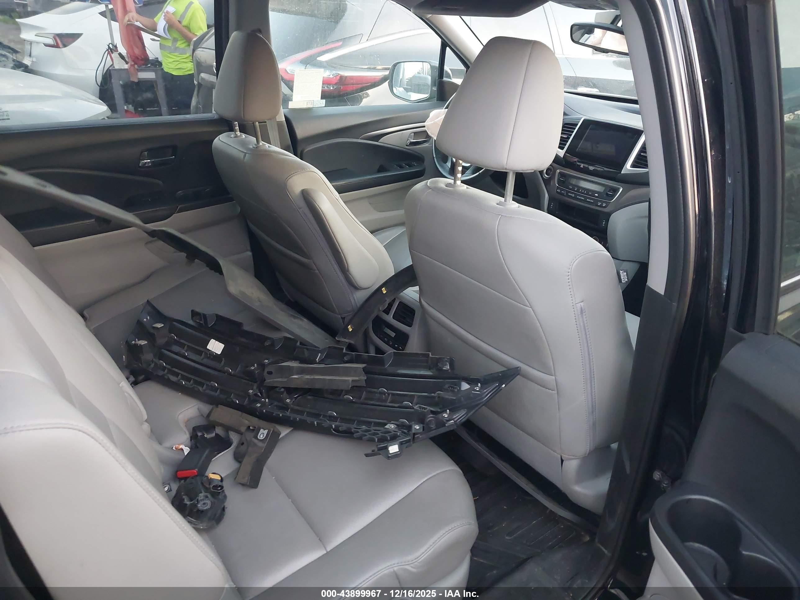 HONDA PILOT image 8