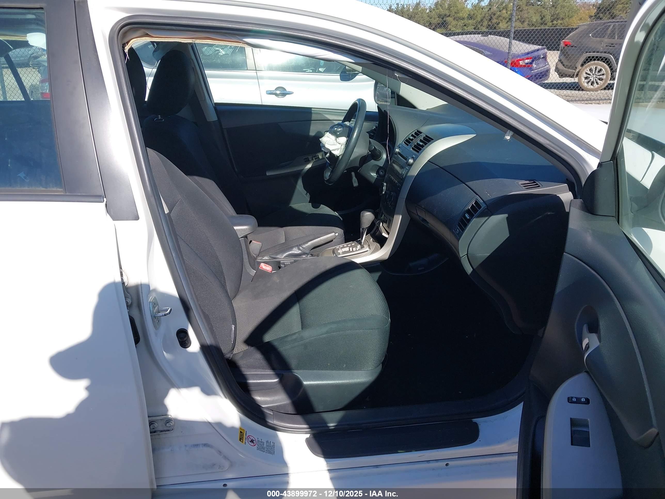 TOYOTA COROLLA image 5