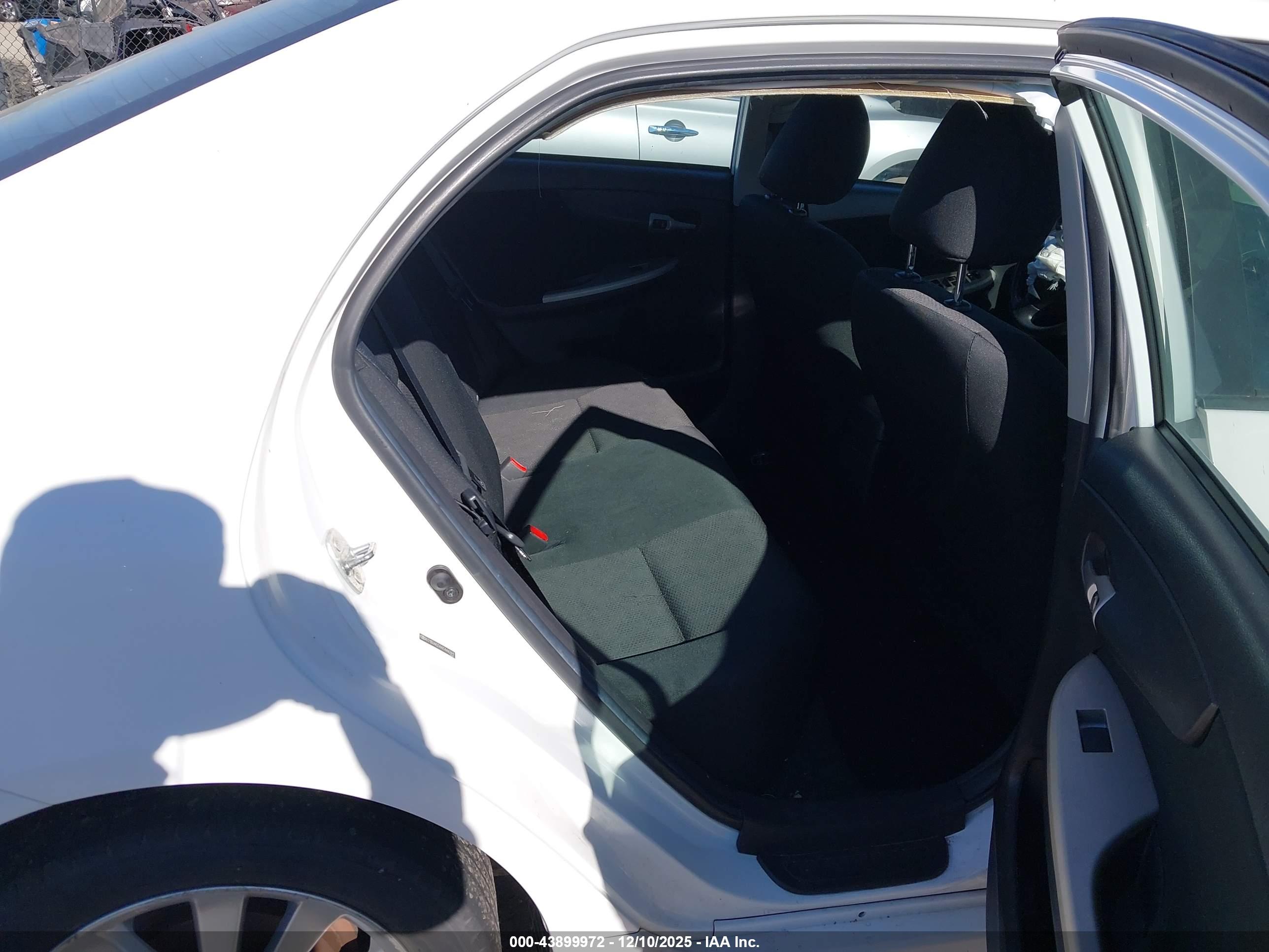 TOYOTA COROLLA image 8