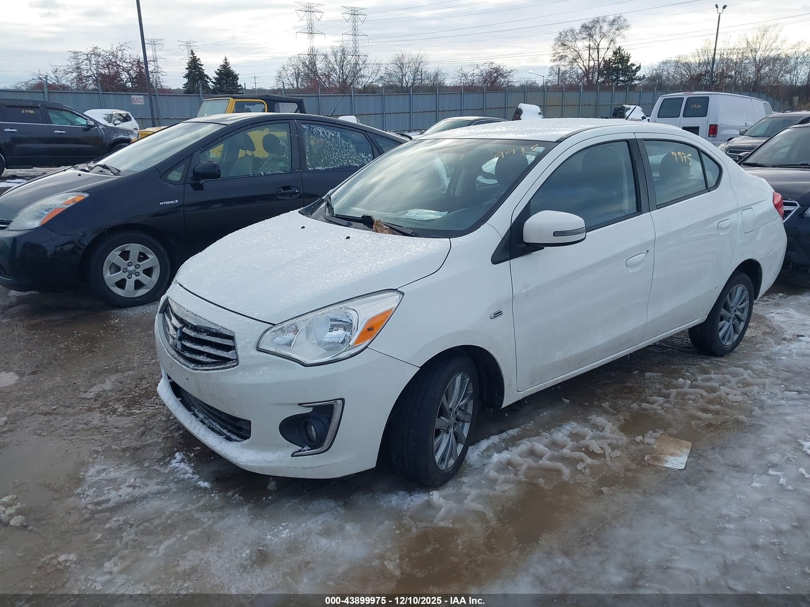 MITSUBISHI MIRAGE image 2