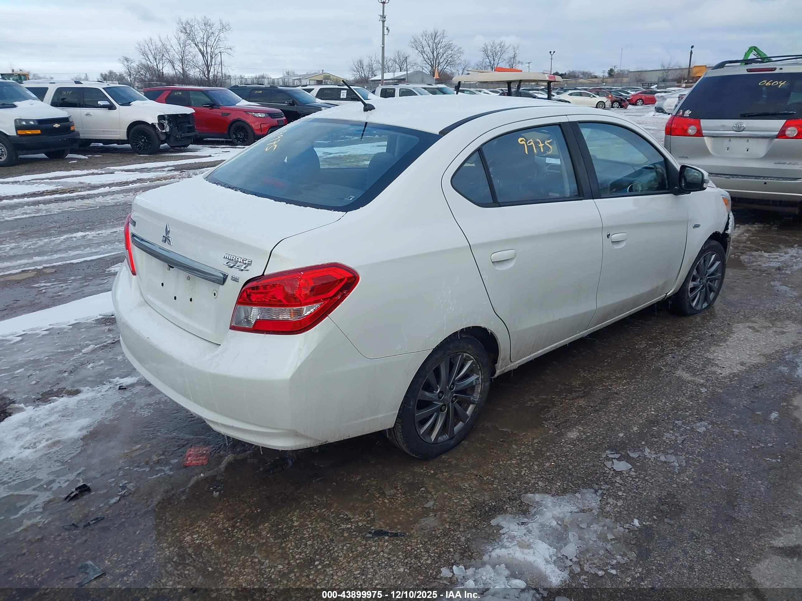 MITSUBISHI MIRAGE image 4