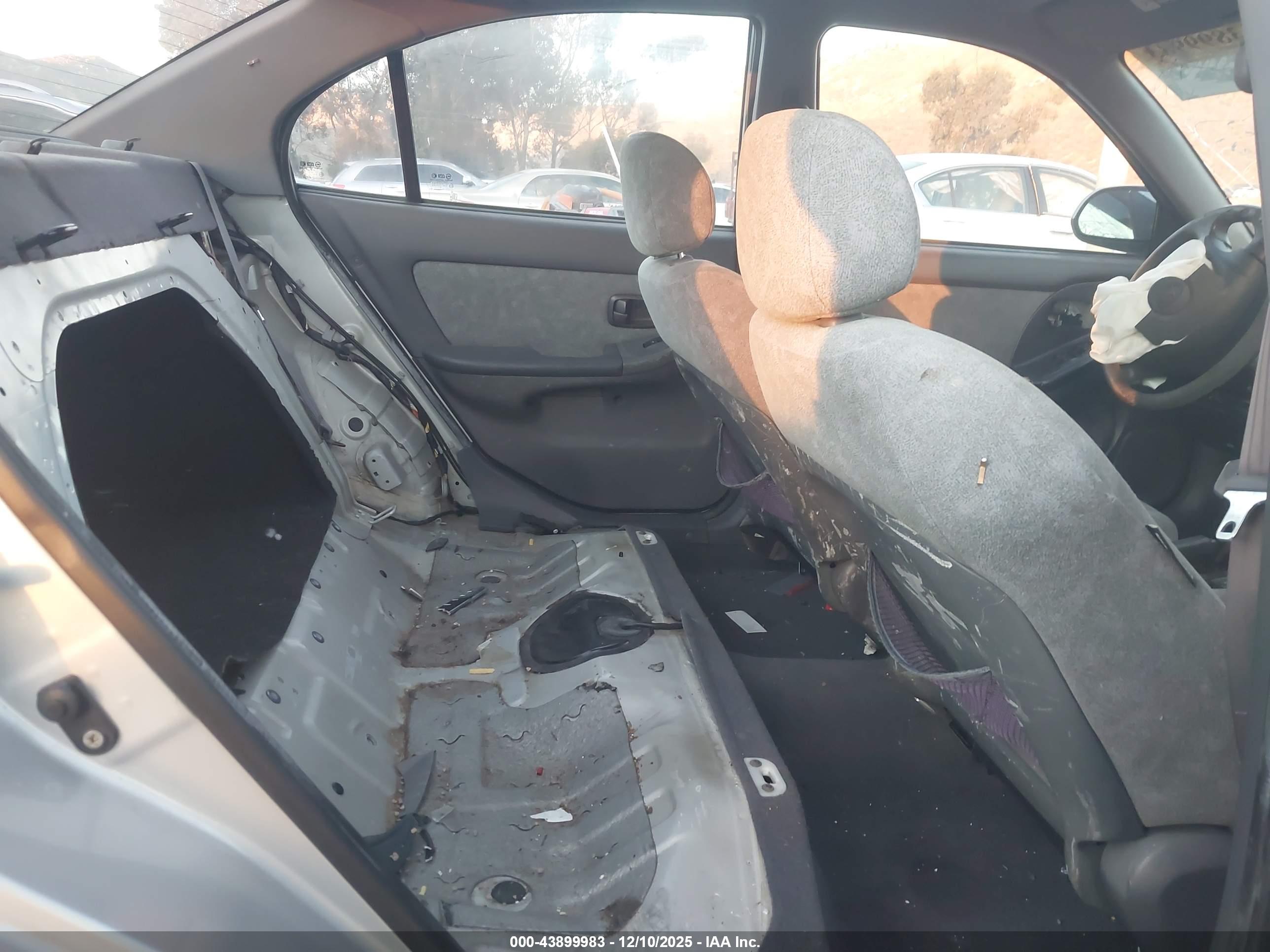 HYUNDAI ELANTRA image 8