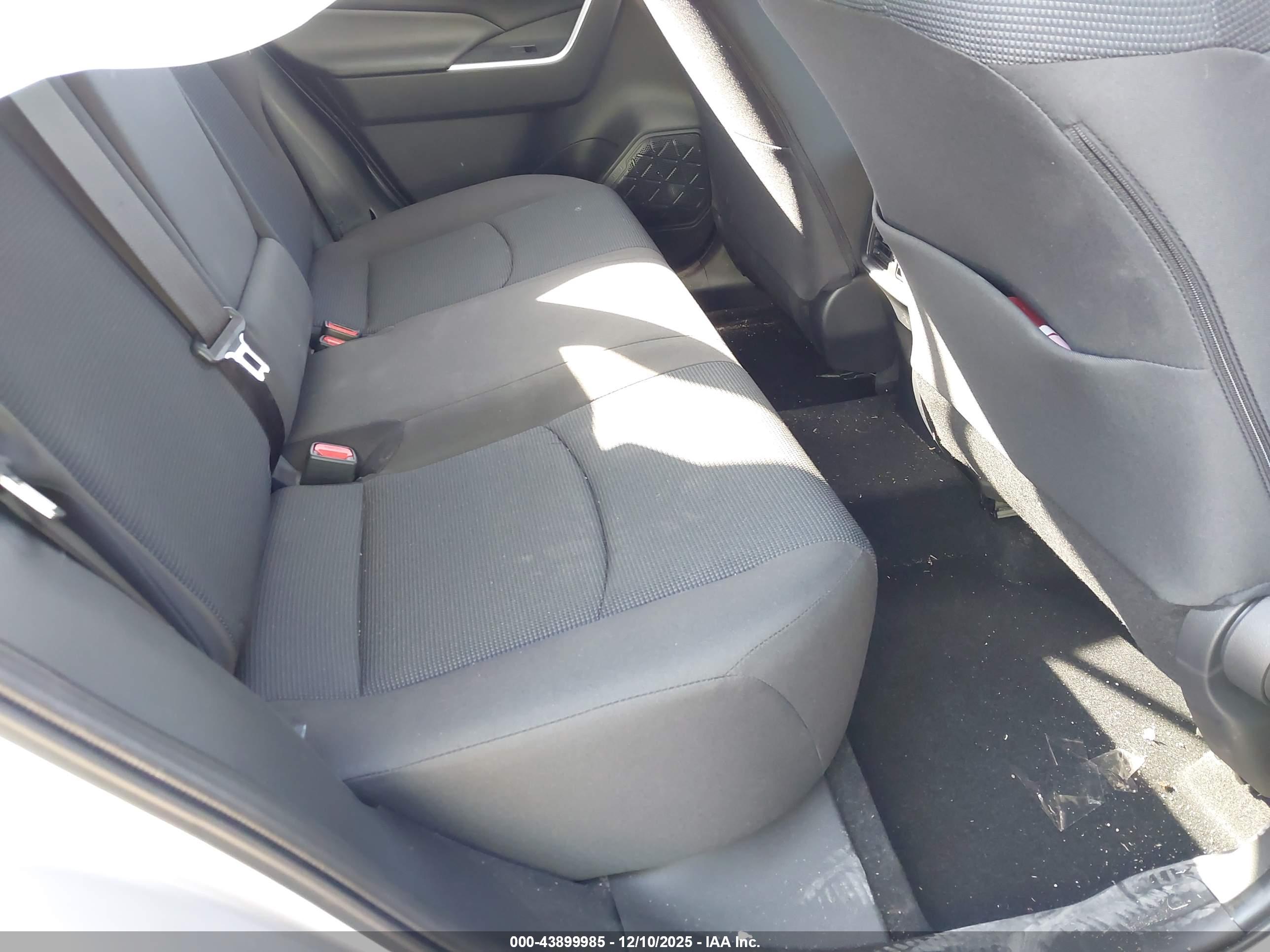 TOYOTA RAV4 image 8
